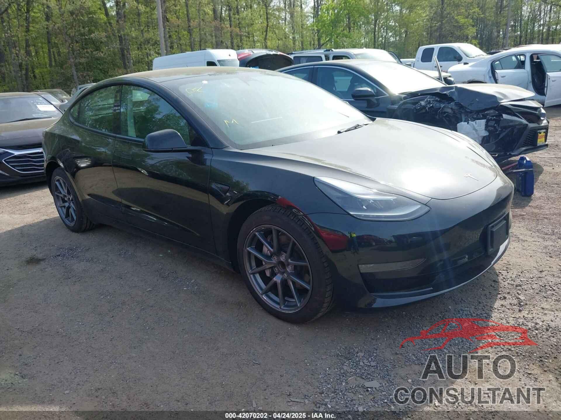 TESLA MODEL 3 2022 - 5YJ3E1EA5NF102196