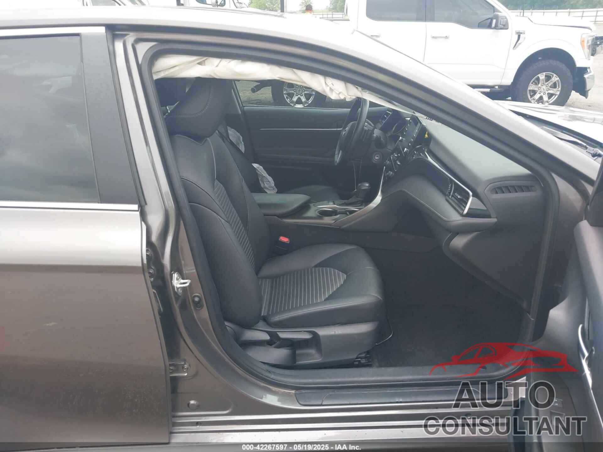 TOYOTA CAMRY 2023 - 4T1G11AK8PU798523
