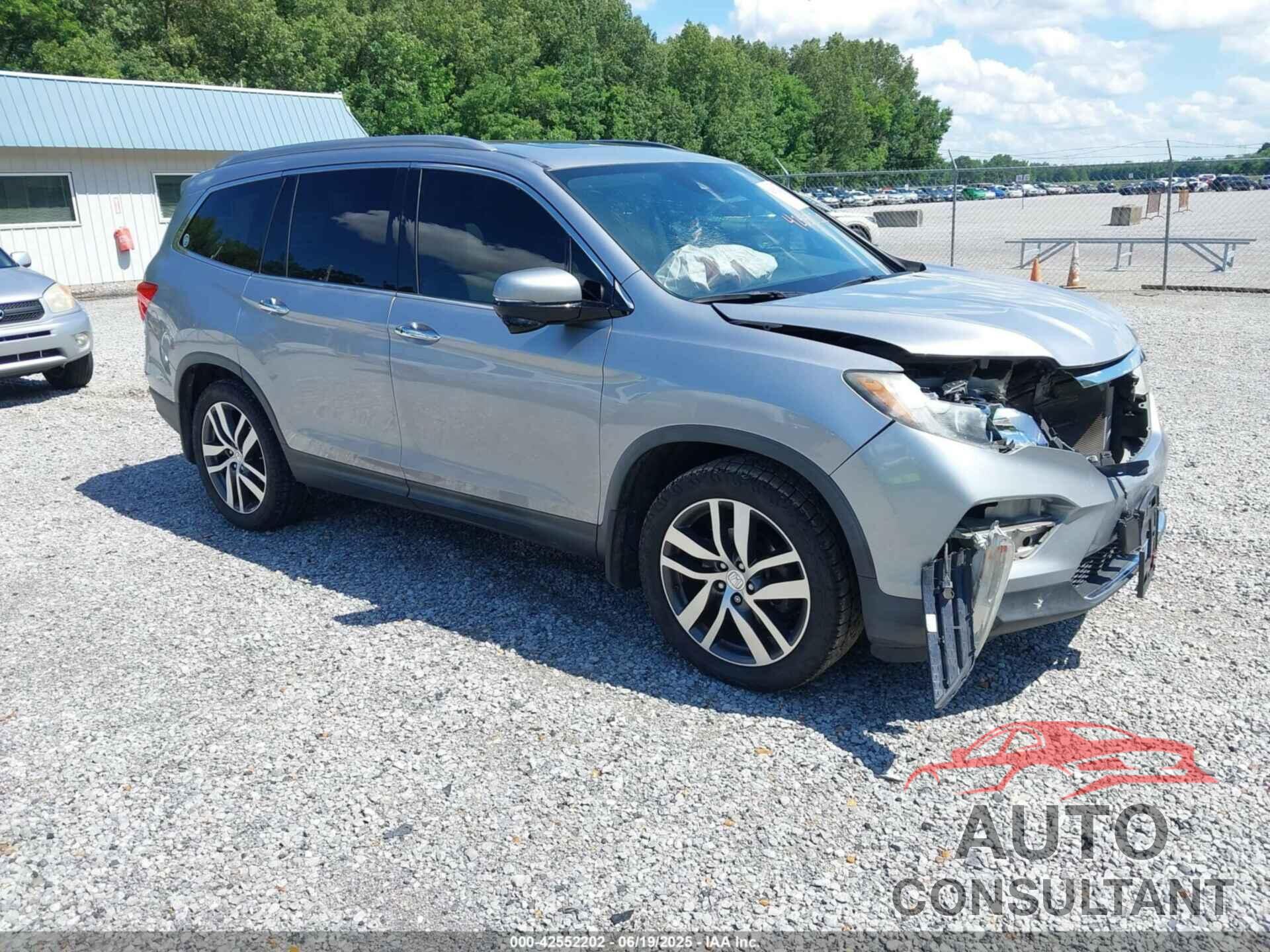 HONDA PILOT 2017 - 5FNYF5H9XHB008136