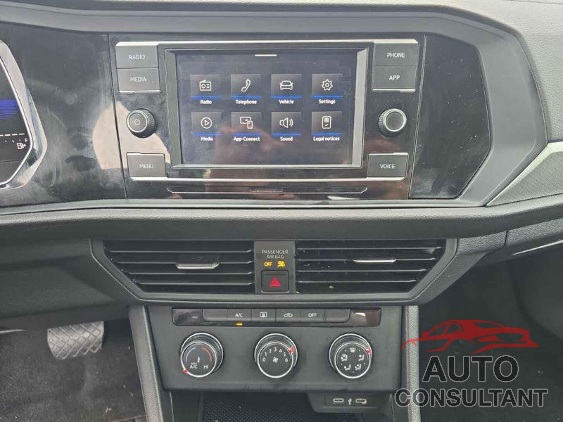 VOLKSWAGEN JETTA 2024 - 3VW5M7BU0RM046289