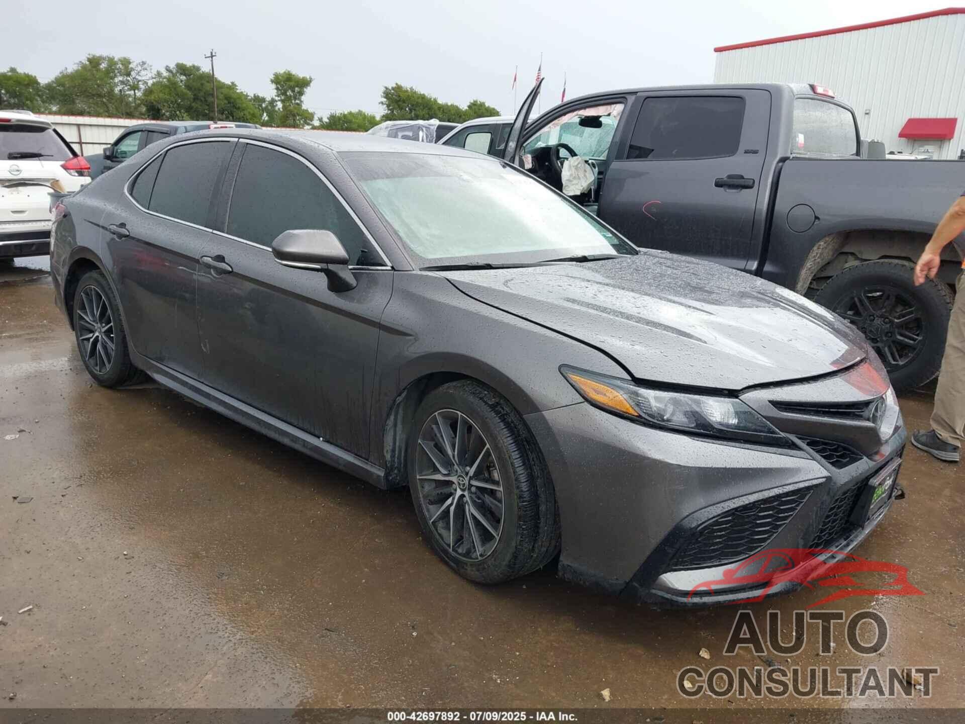 TOYOTA CAMRY 2023 - 4T1G11AK5PU751739