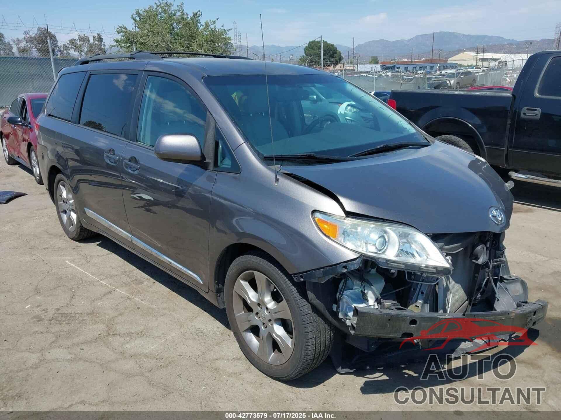 TOYOTA SIENNA 2013 - 5TDKK3DCXDS328201
