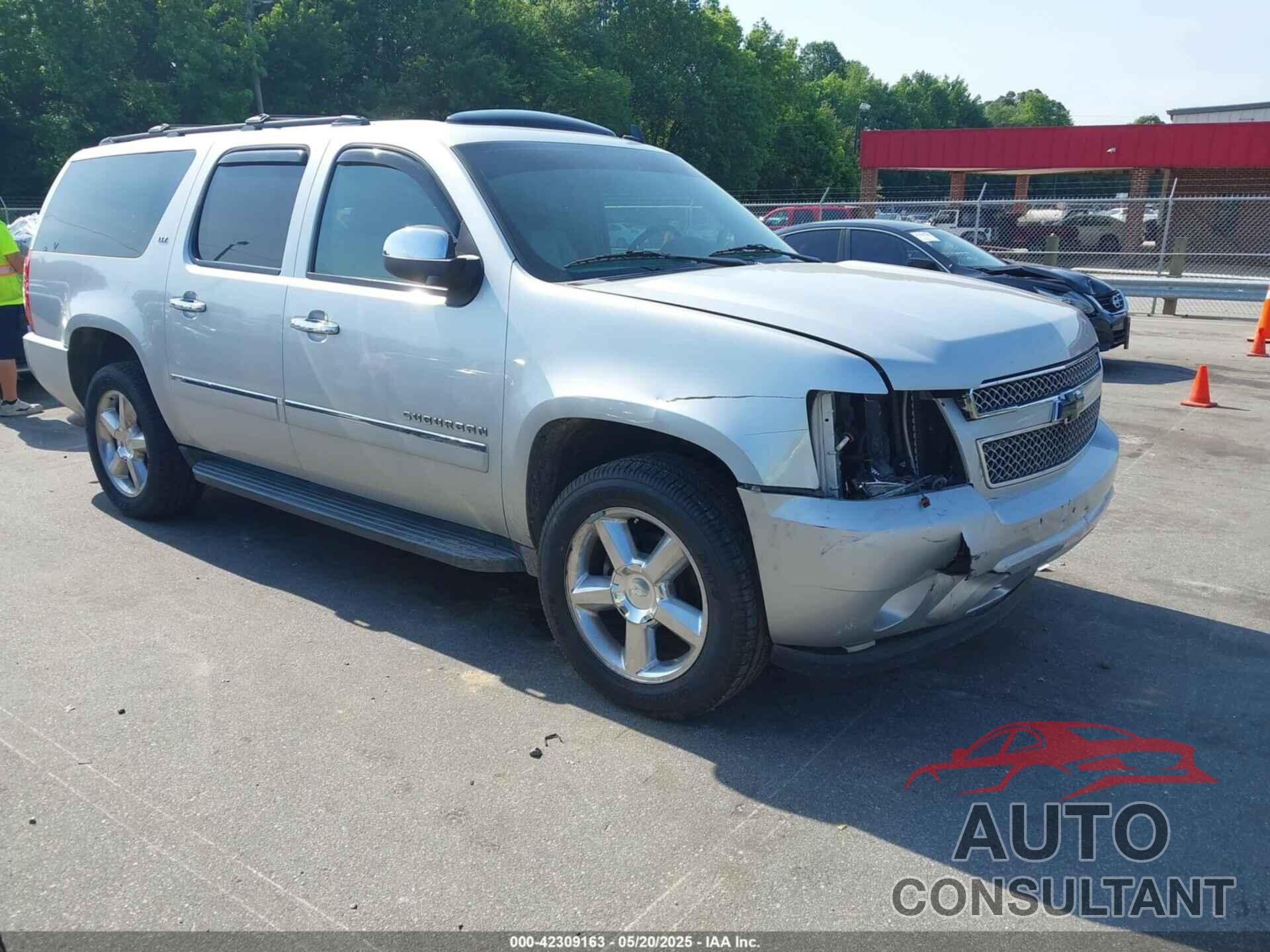 CHEVROLET SUBURBAN 1500 2011 - 1GNSKKE37BR329365