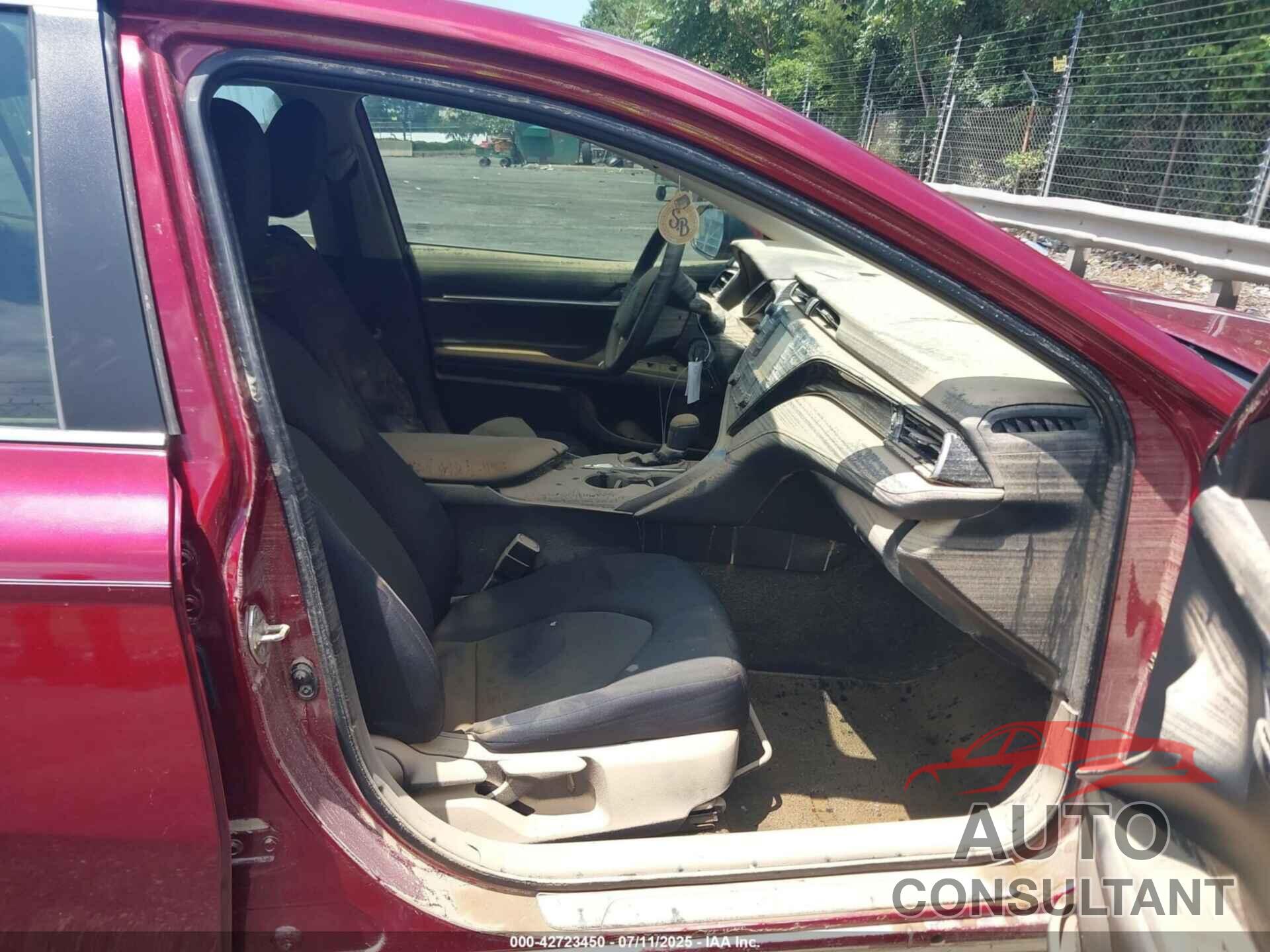 TOYOTA CAMRY 2020 - 4T1C11AKXLU910439