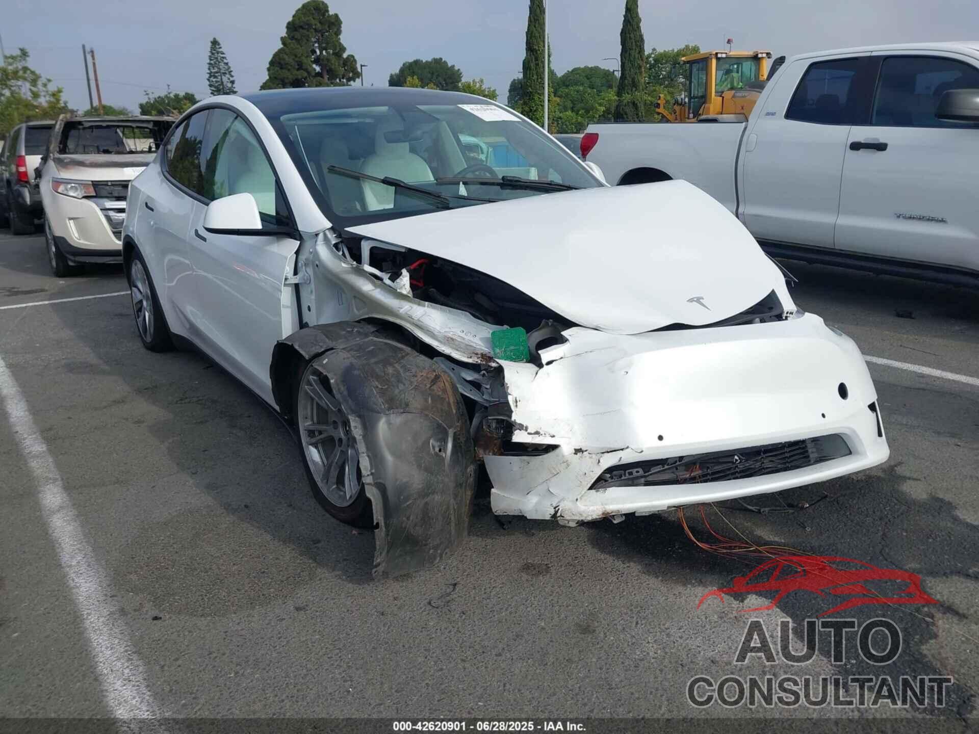 TESLA MODEL Y 2021 - 5YJYGDEE4MF273962