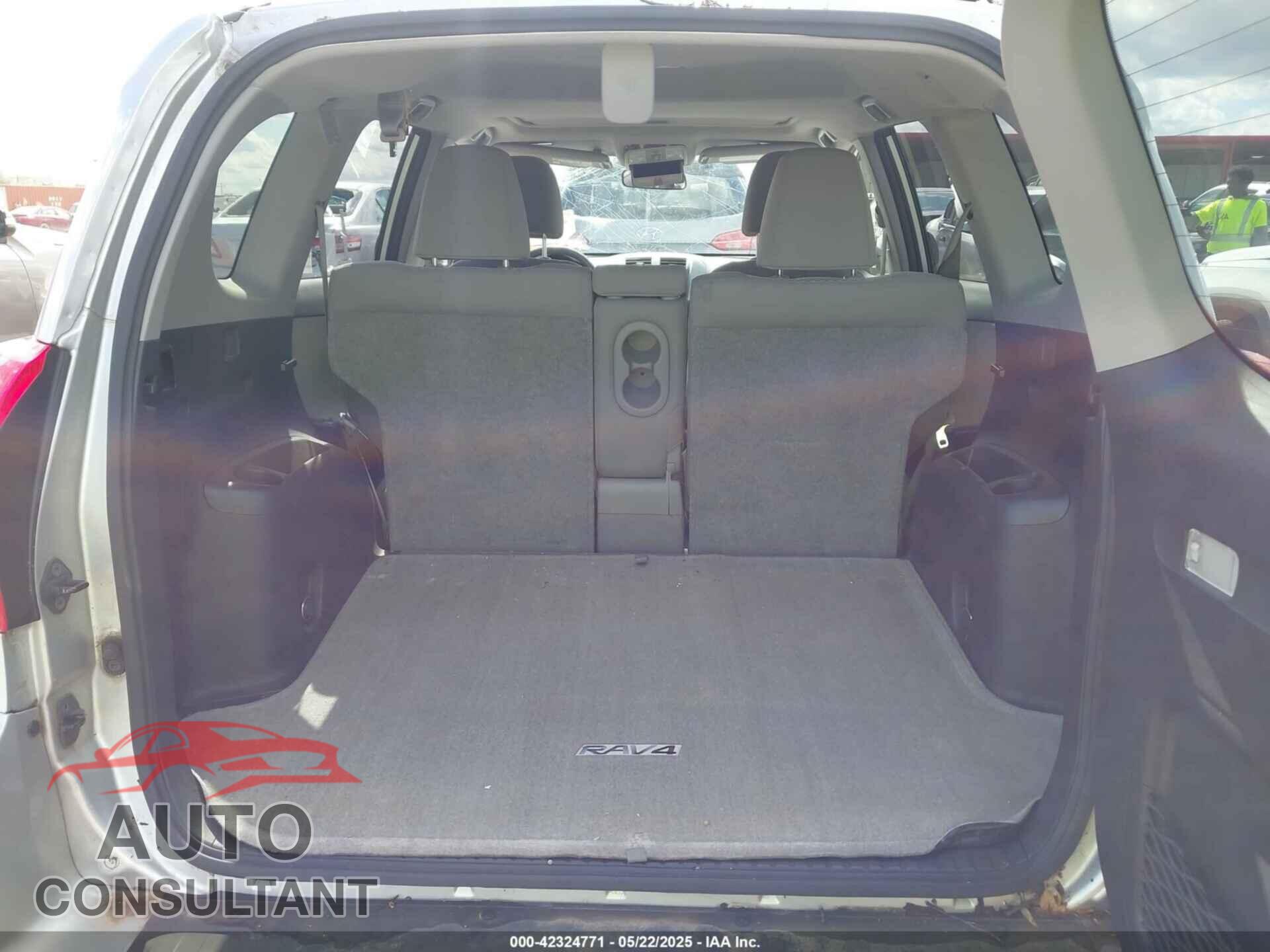 TOYOTA RAV4 2012 - JTMBF4DV0CD044761