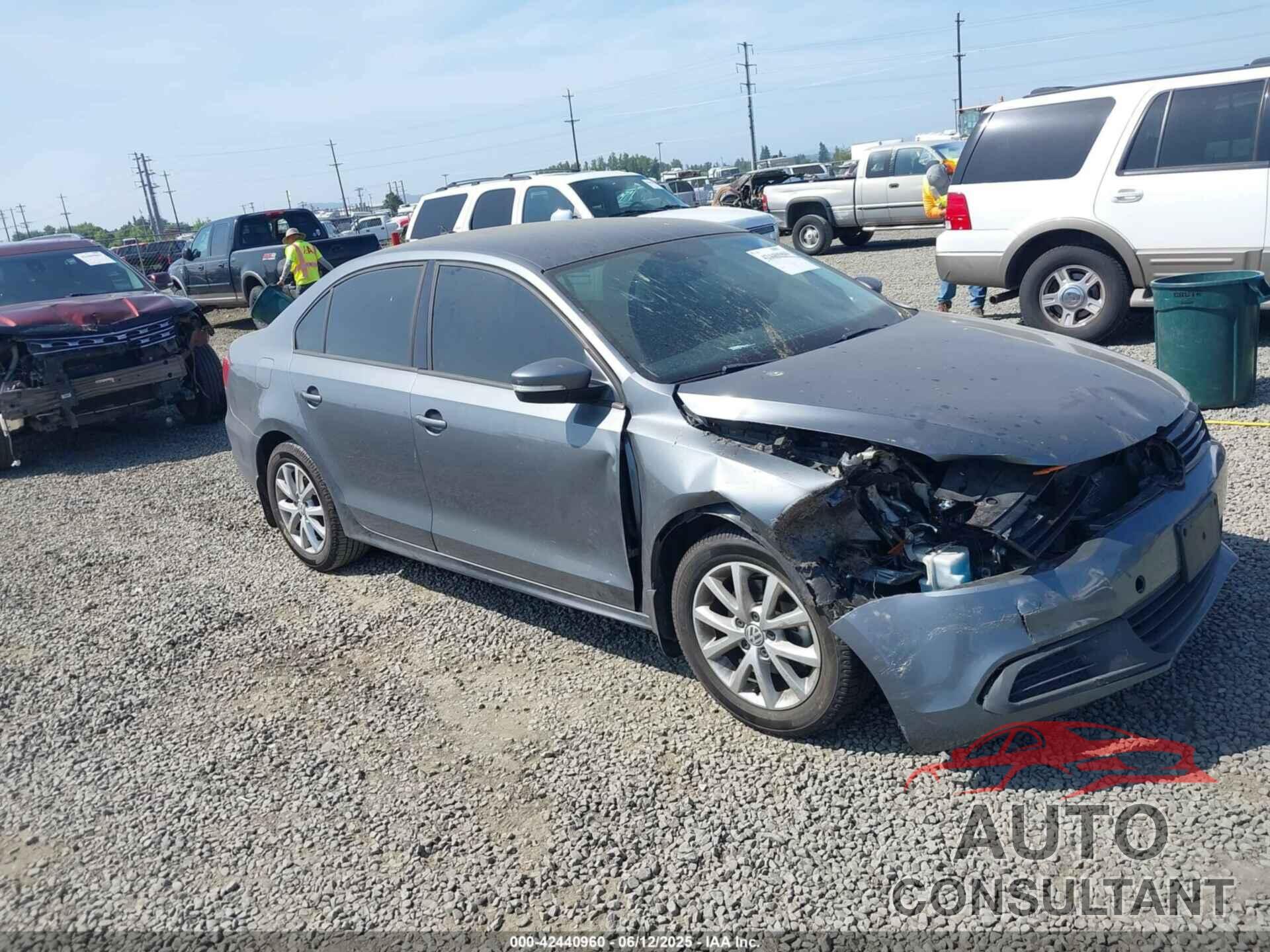 VOLKSWAGEN JETTA 2011 - 3VWDZ7AJXBM397821