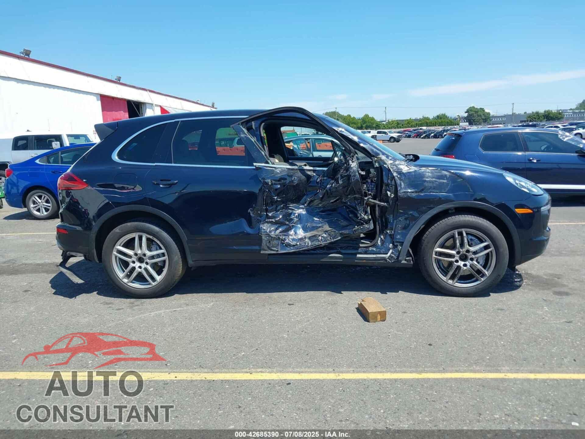 PORSCHE CAYENNE 2016 - WP1AA2A27GLA04079