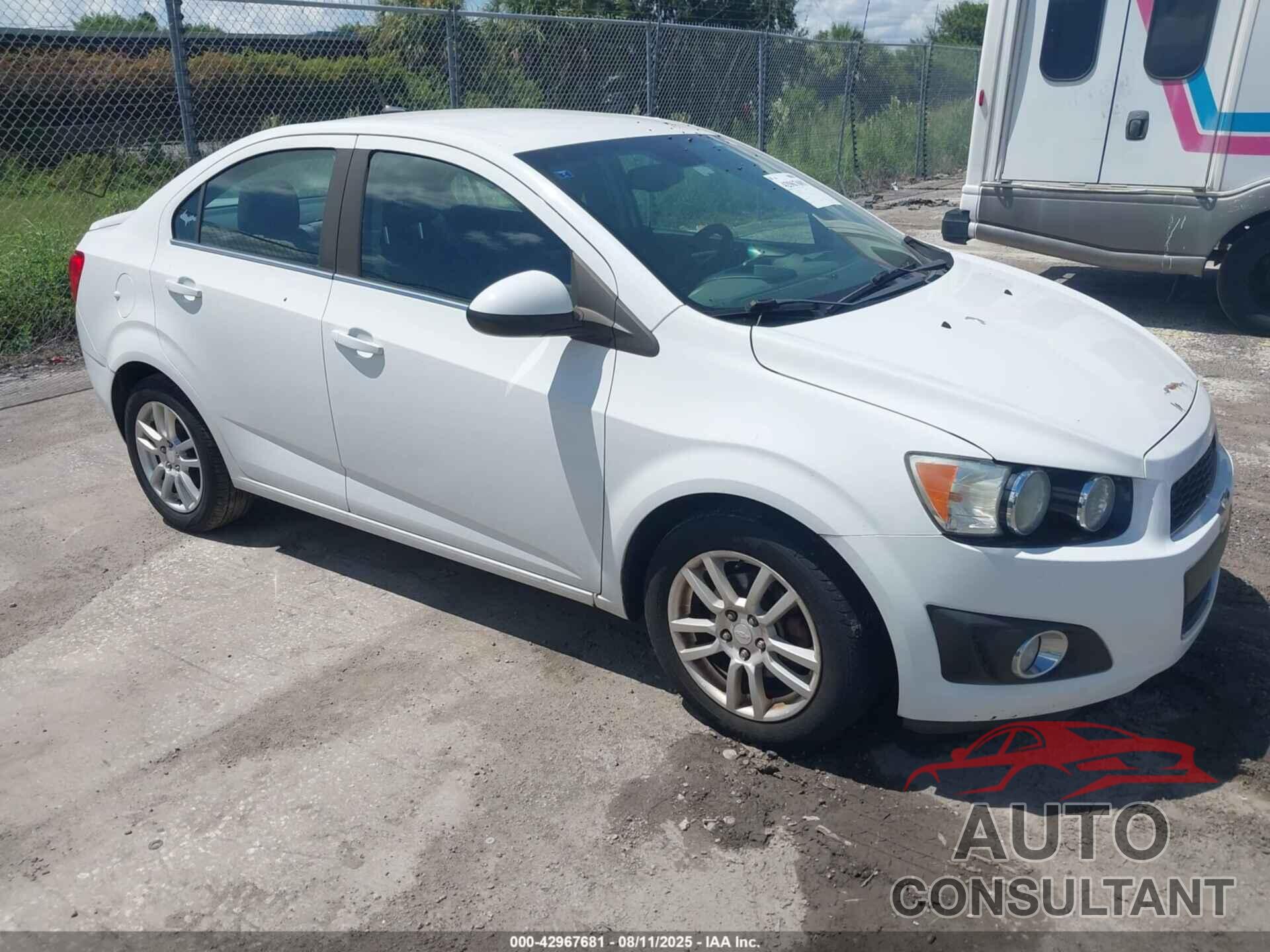 CHEVROLET SONIC 2013 - 1G1JC5SHXD4229840