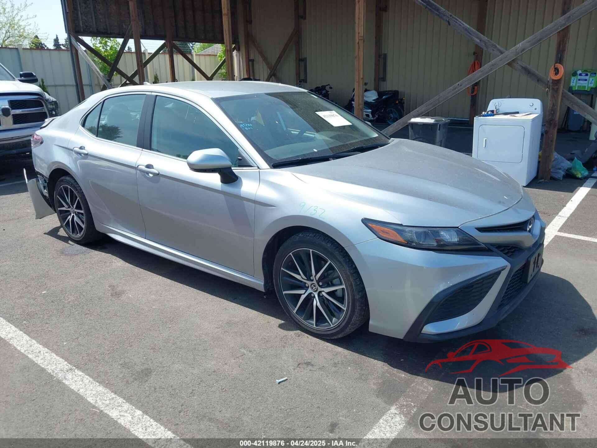 TOYOTA CAMRY 2022 - 4T1G11AK3NU672230