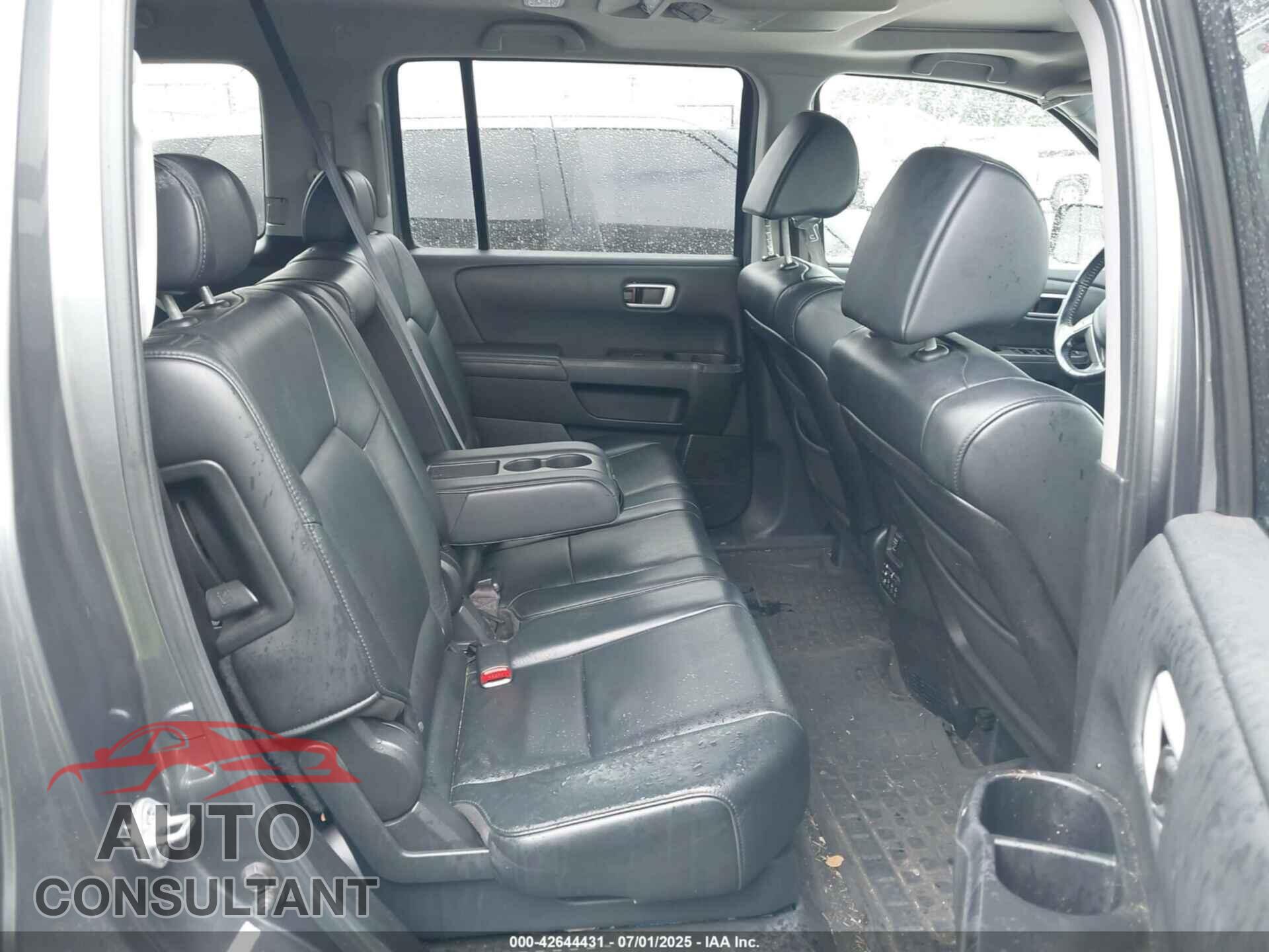 HONDA PILOT 2010 - 5FNYF4H65AB006820
