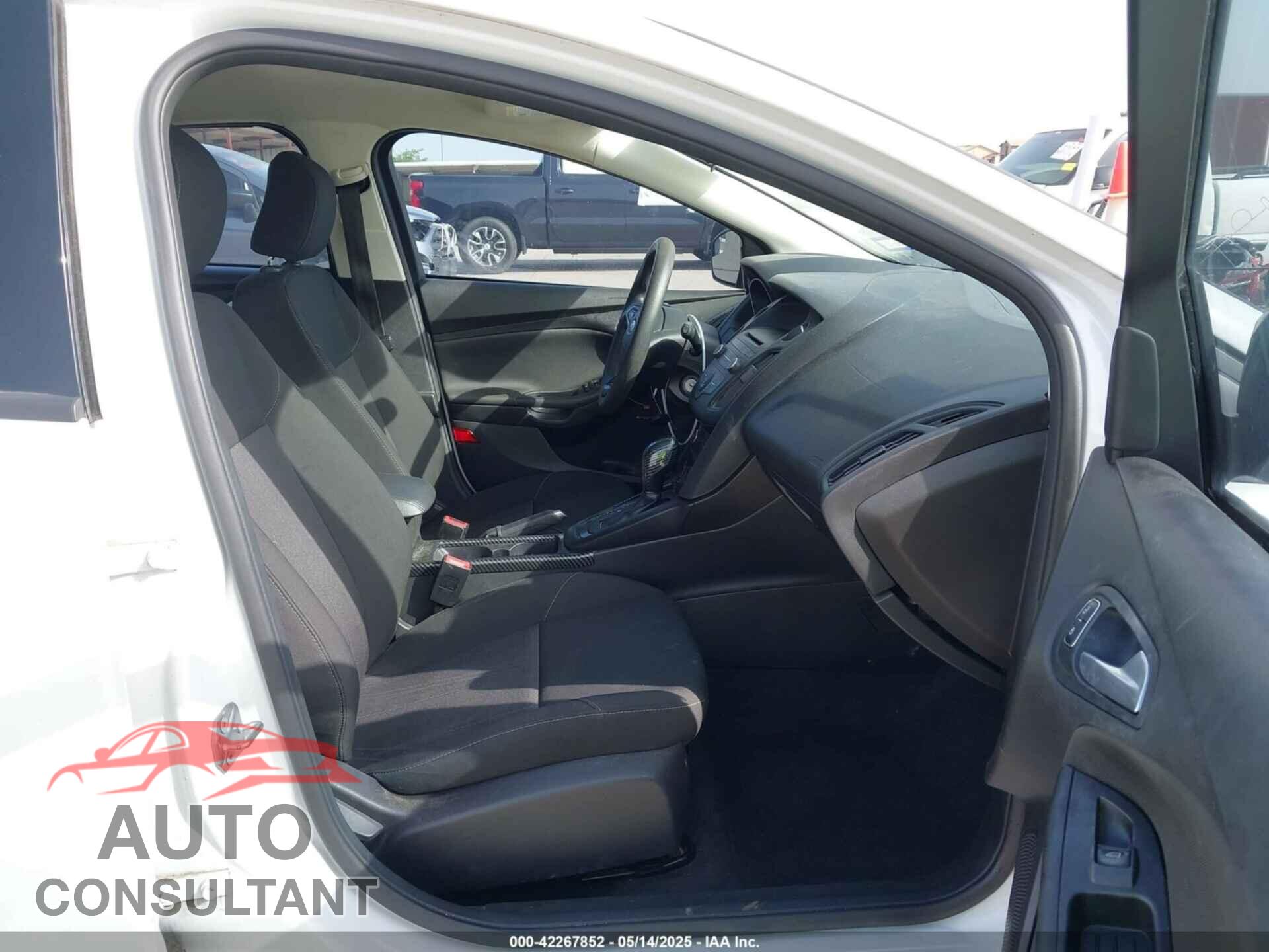 FORD FOCUS 2017 - 1FADP3K21HL347348