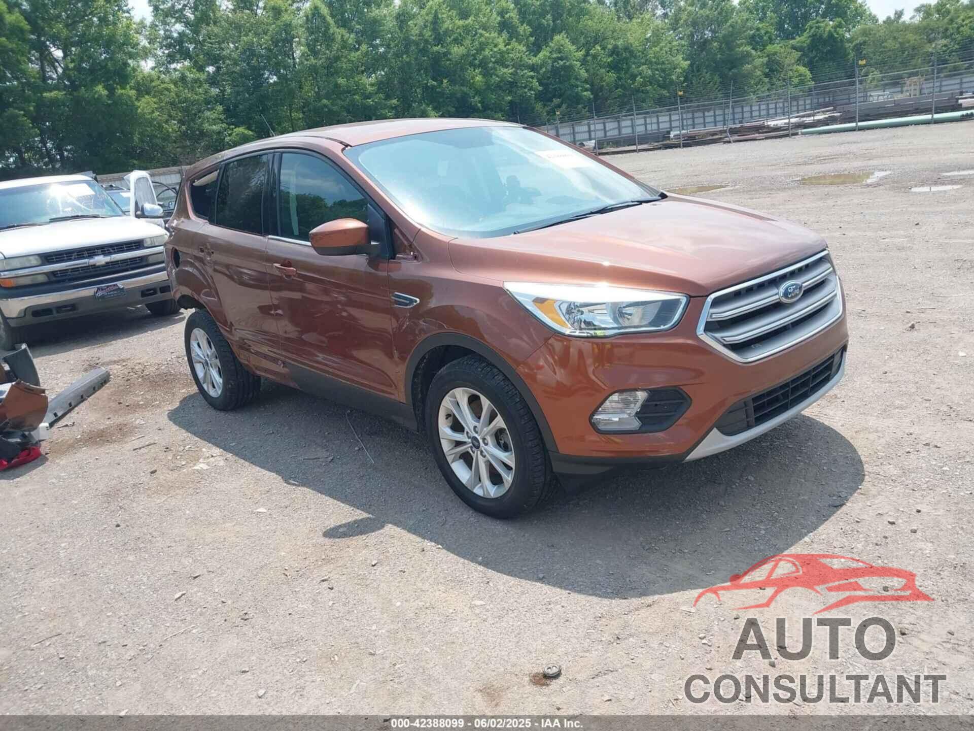 FORD ESCAPE 2017 - 1FMCU9GD1HUD26131