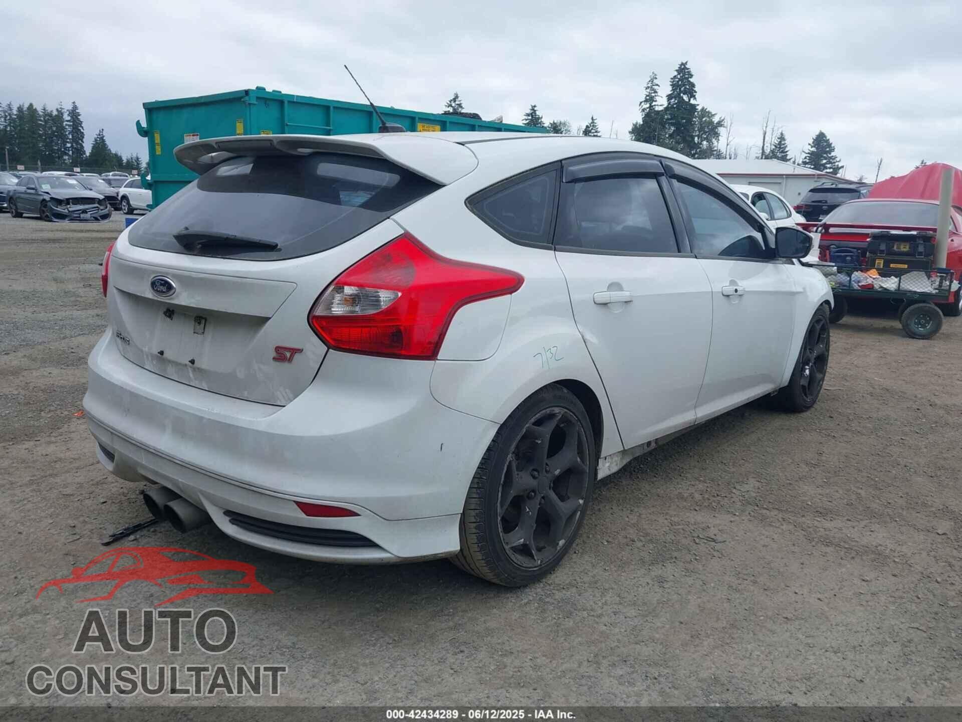 FORD FOCUS ST 2014 - 1FADP3L90EL402802