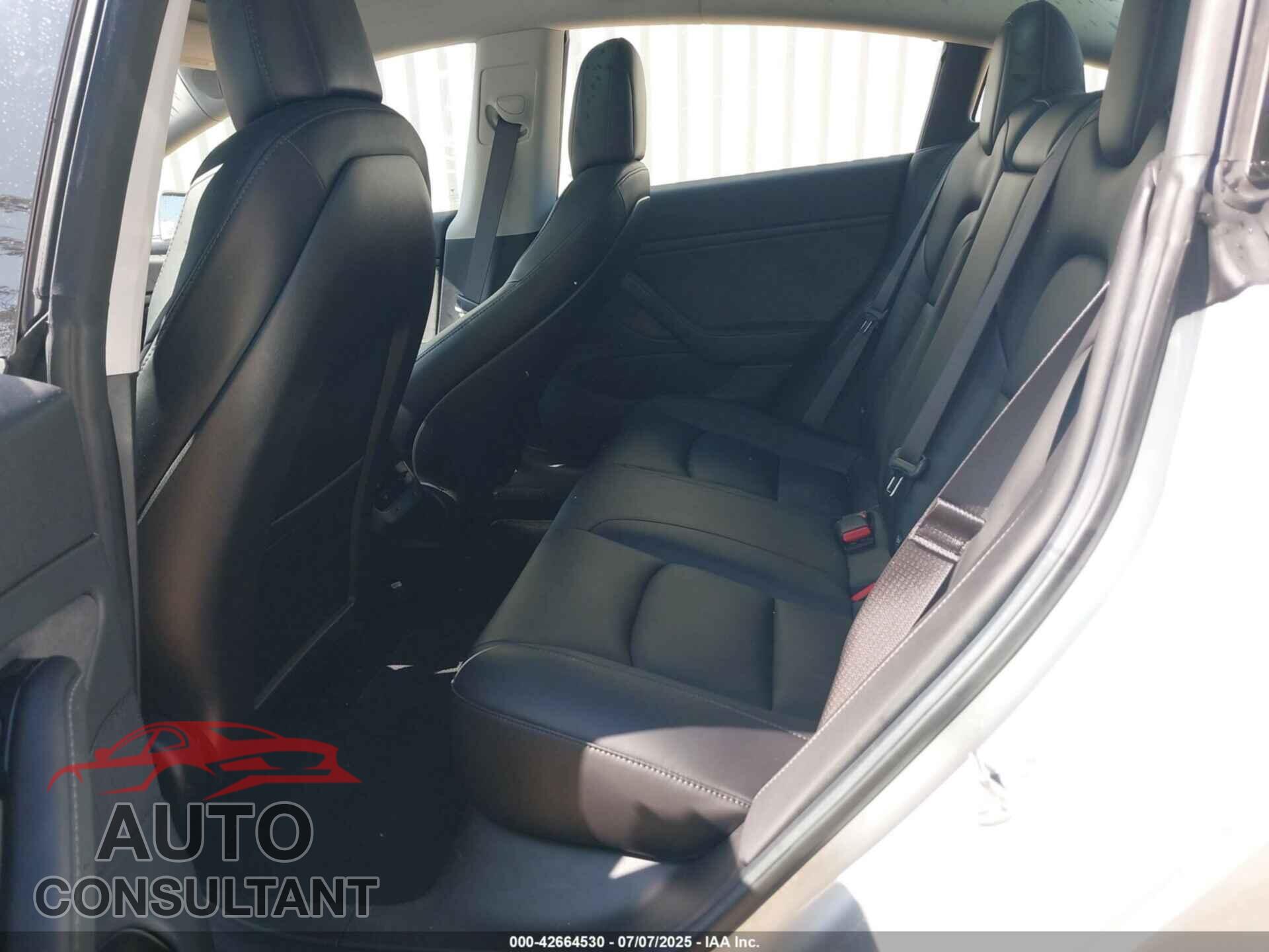 TESLA MODEL 3 2018 - 5YJ3E1EA0JF042256