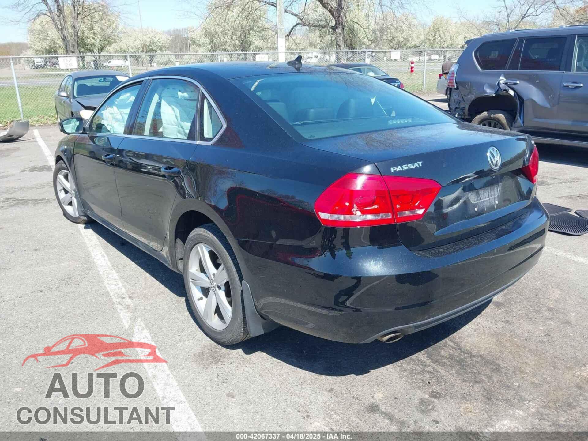 VOLKSWAGEN PASSAT 2015 - 1VWAT7A31FC121864