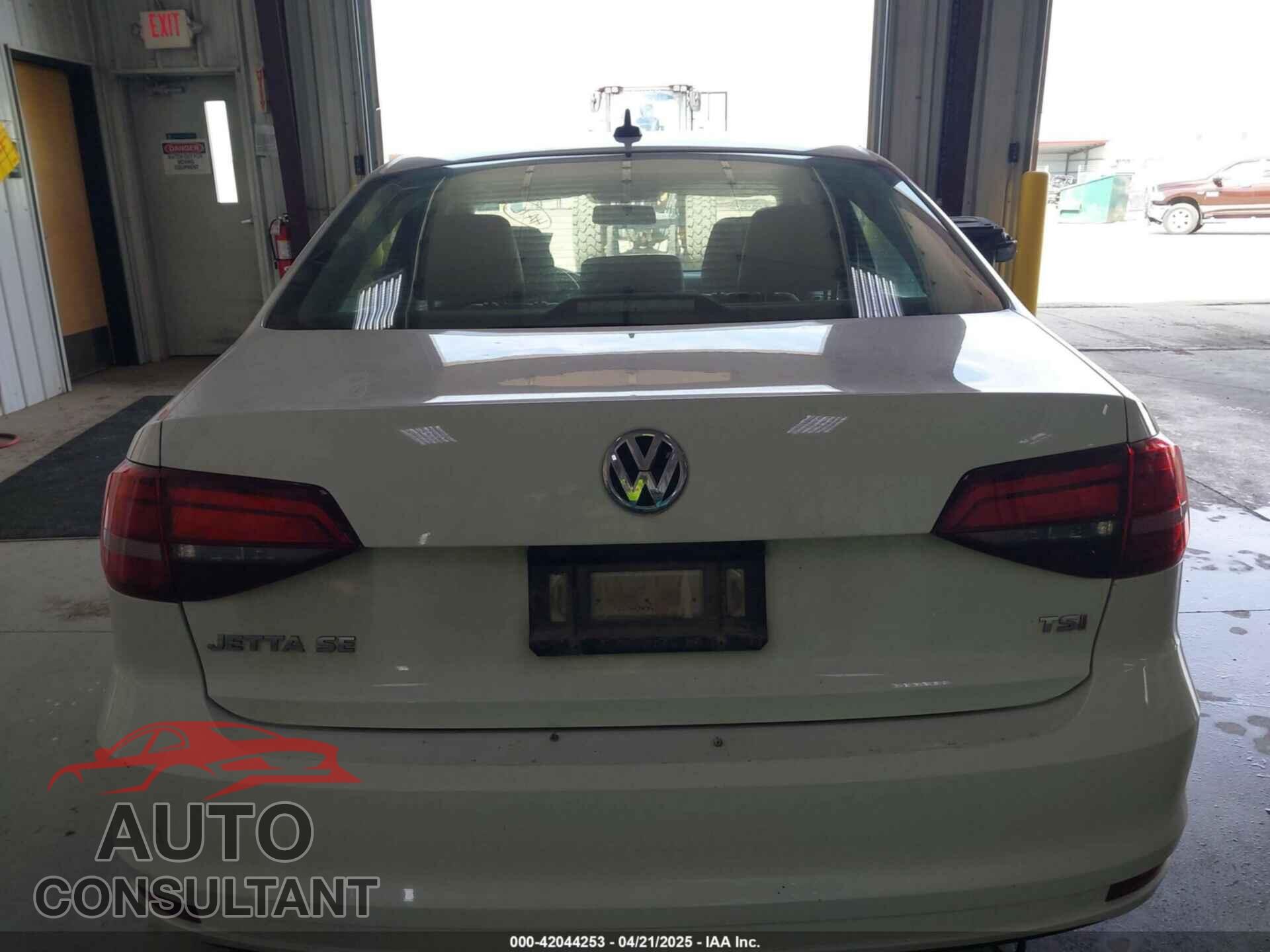 VOLKSWAGEN JETTA 2017 - 3VWDB7AJ1HM257525