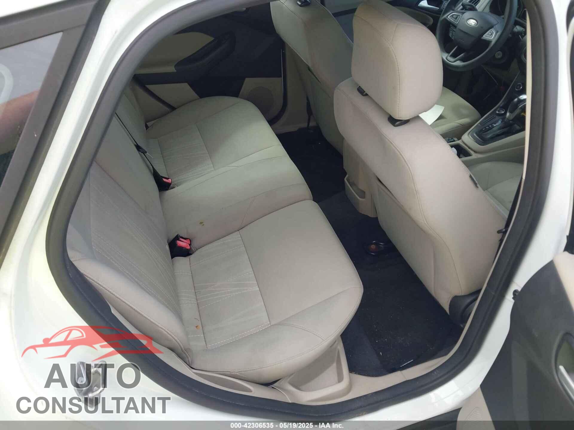 FORD FOCUS 2015 - 1FADP3K21FL253032