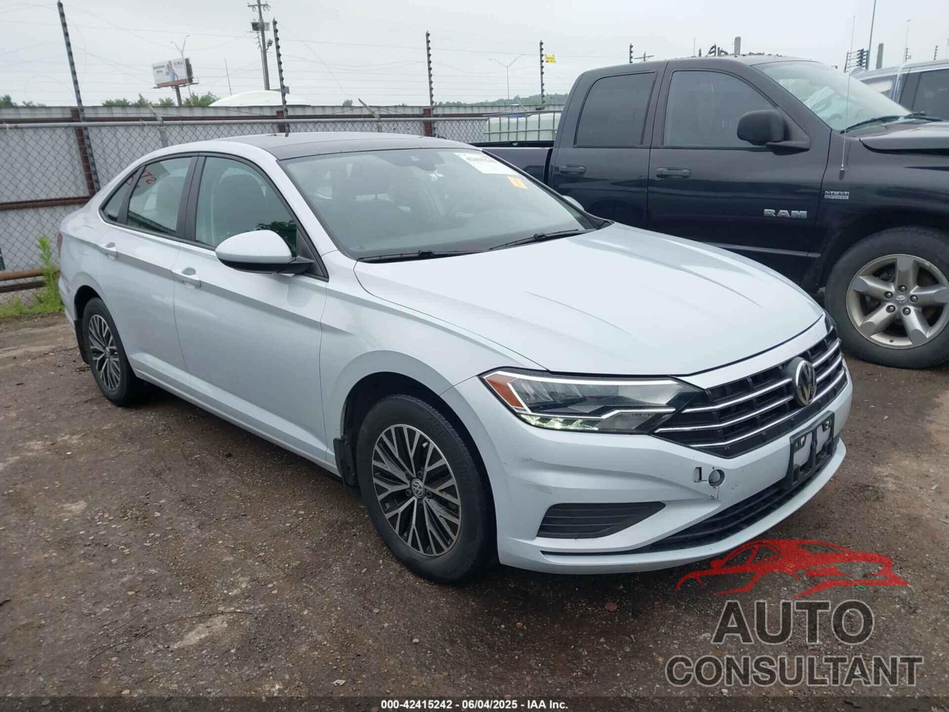 VOLKSWAGEN JETTA 2019 - 3VWE57BU4KM038196