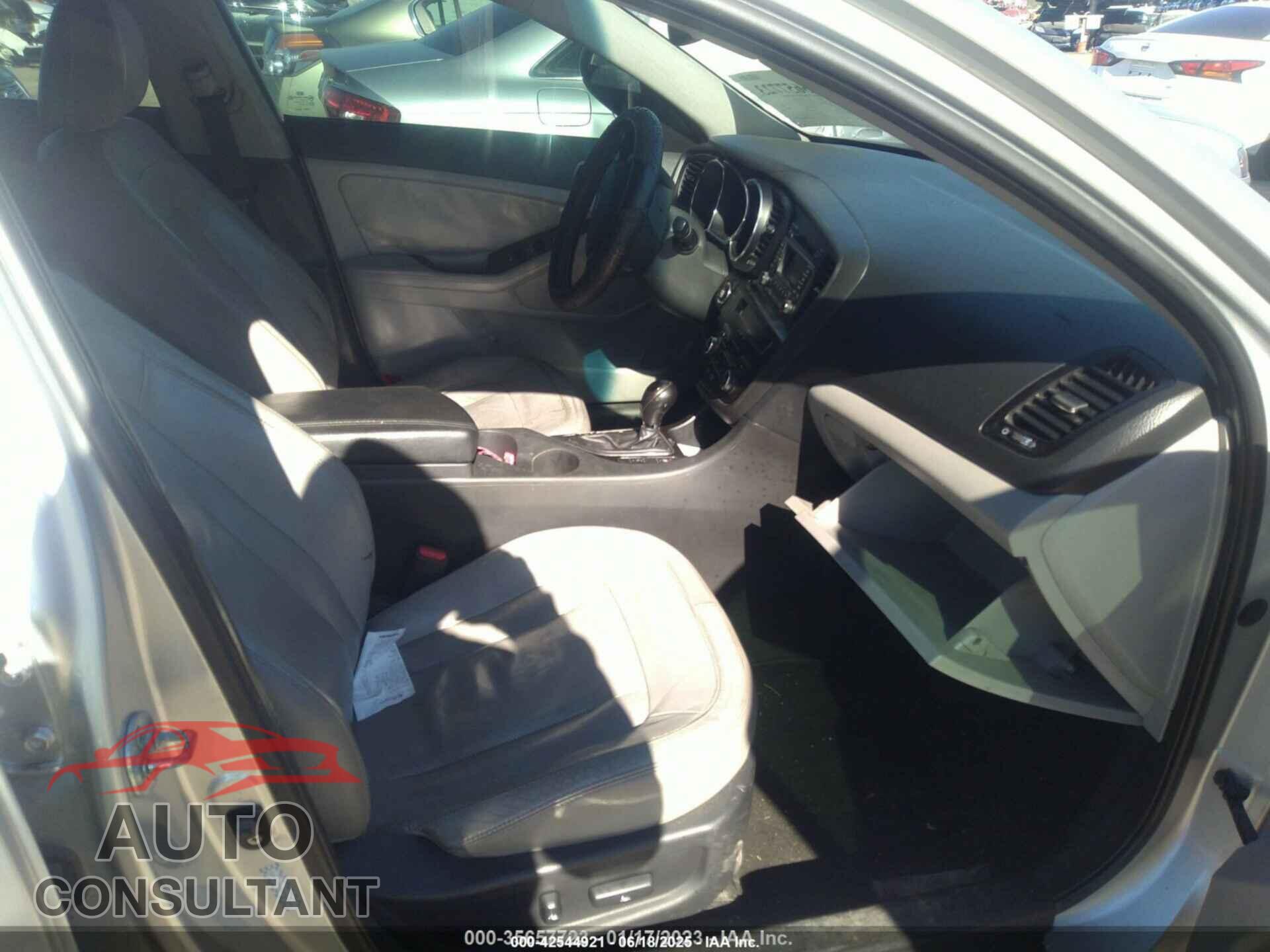 KIA OPTIMA 2011 - KNAGN4A65B5162302
