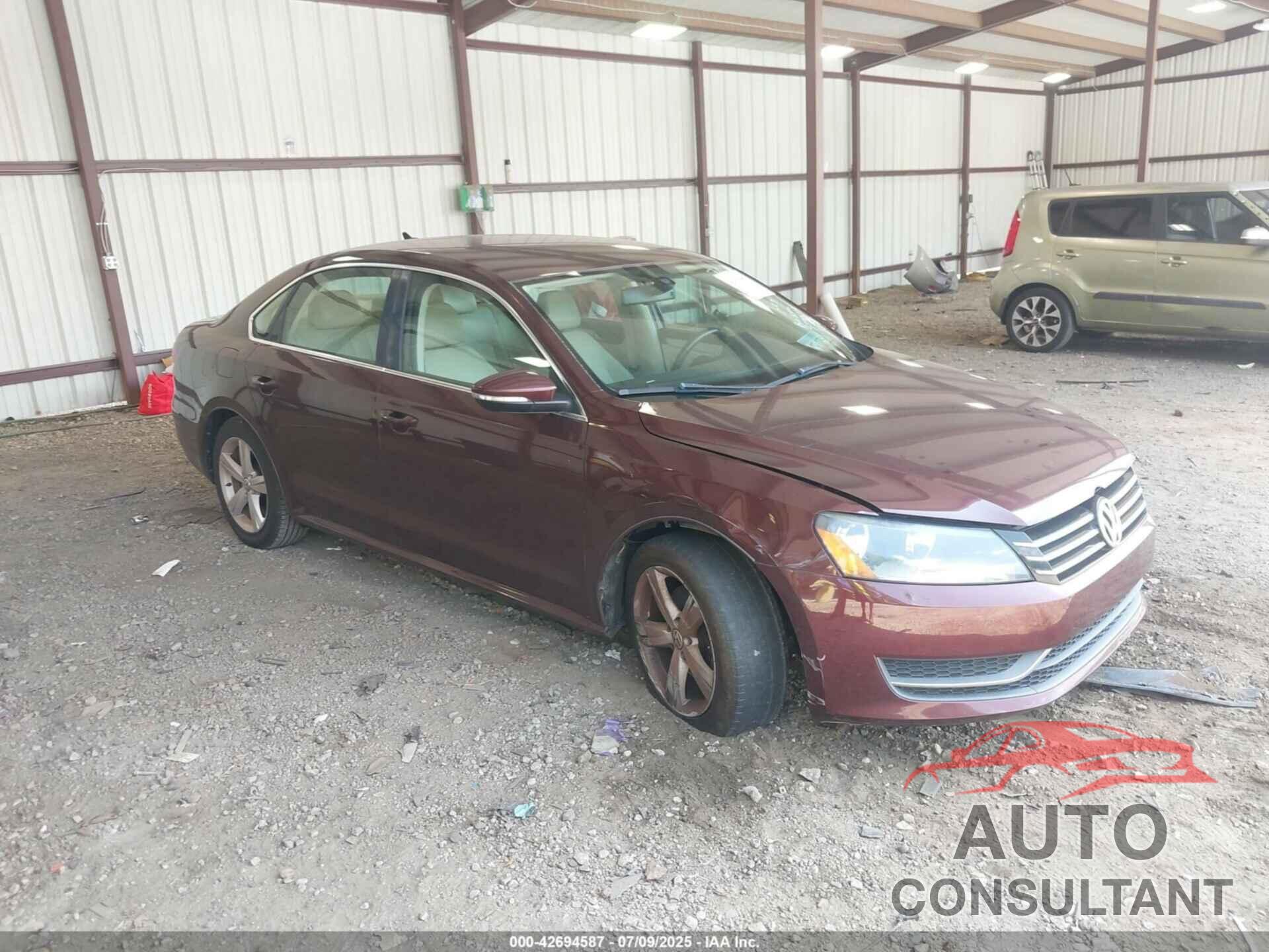 VOLKSWAGEN PASSAT 2012 - 1VWBP7A39CC082042