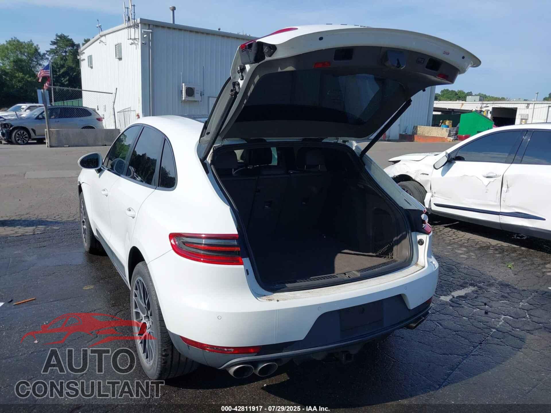 PORSCHE MACAN 2015 - WP1AB2A54FLB51658
