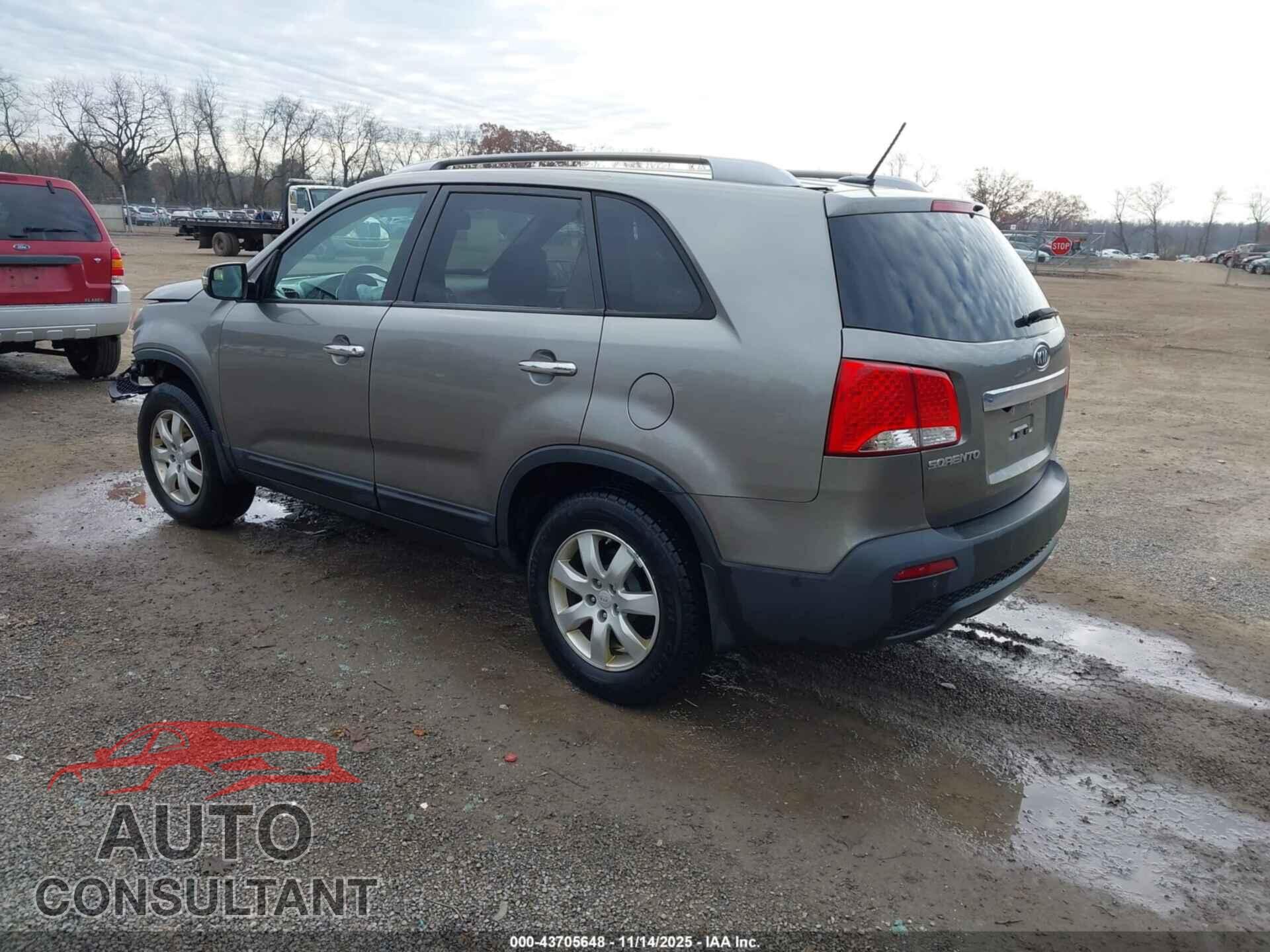 KIA SORENTO 2011 - 5XYKT3A17BG178493