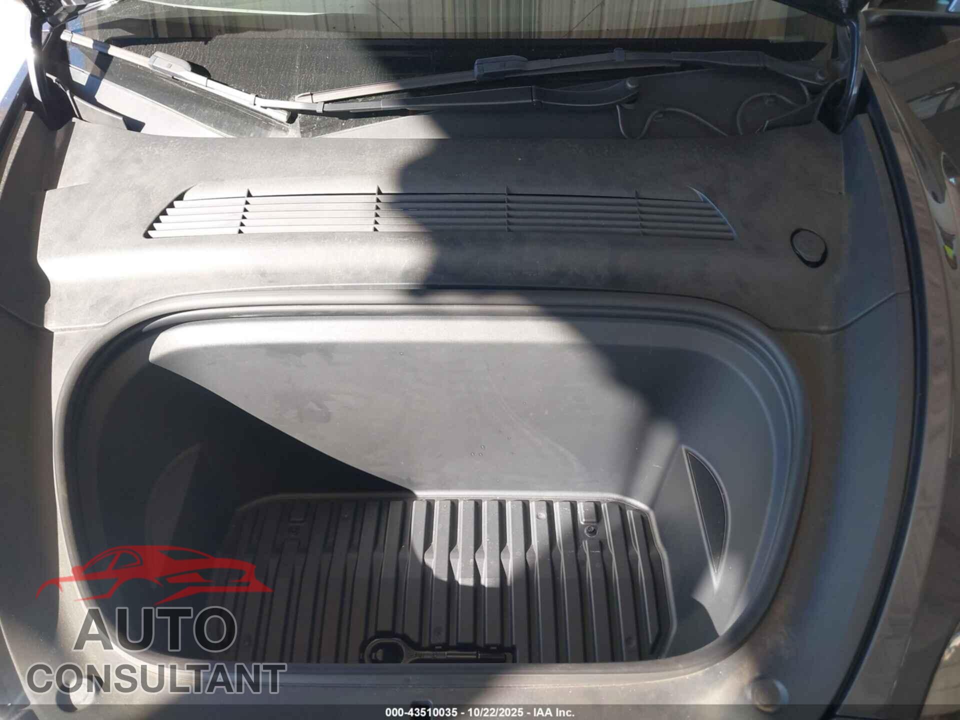 TESLA MODEL Y 2021 - 5YJYGDEF1MF267027