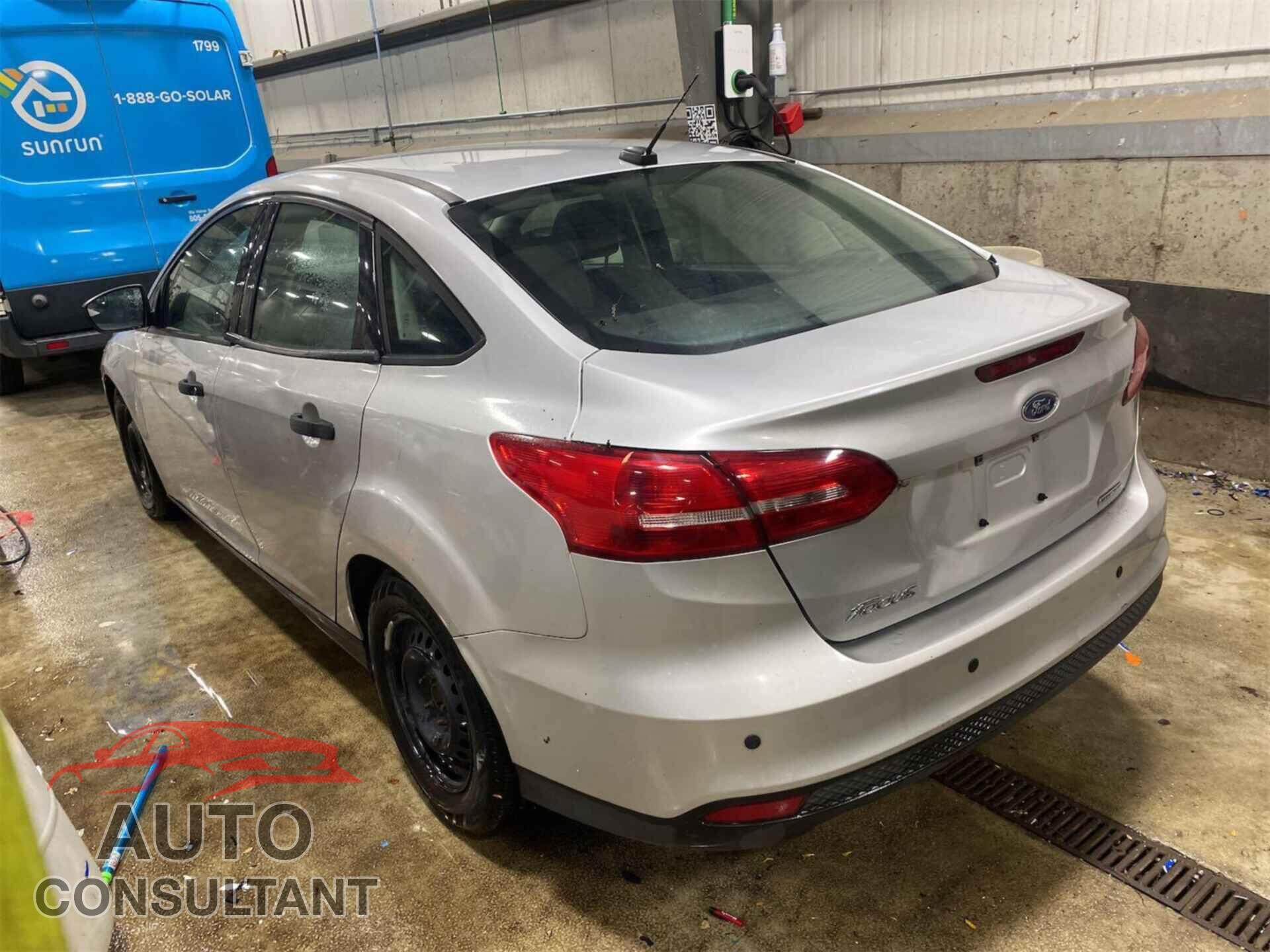 FORD FOCUS 2016 - 1FADP3E20GL311189