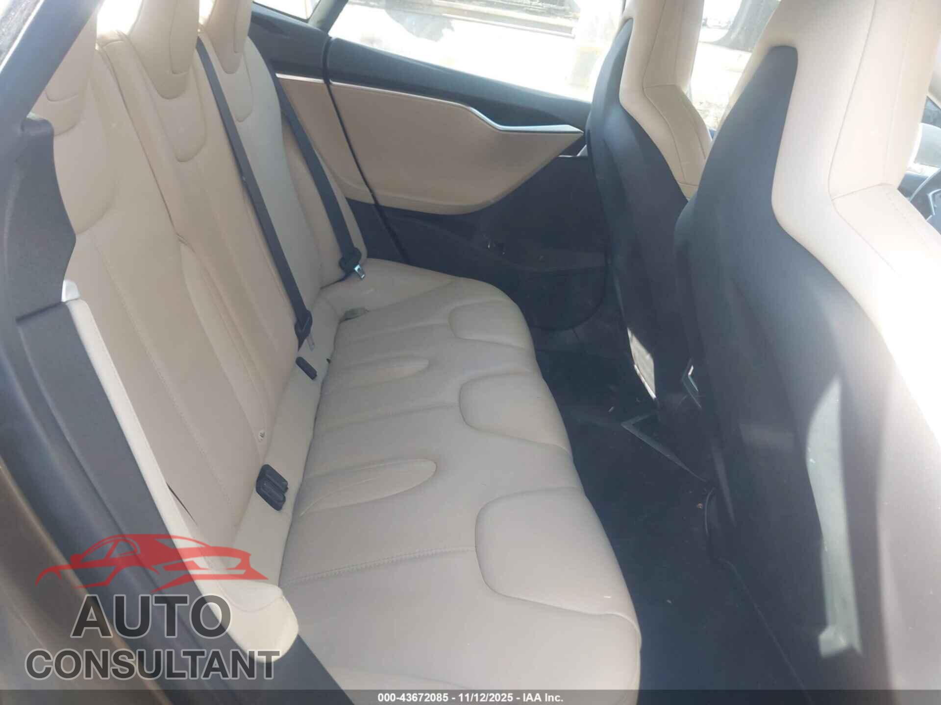 TESLA MODEL S 2015 - 5YJSA1E12FF111155