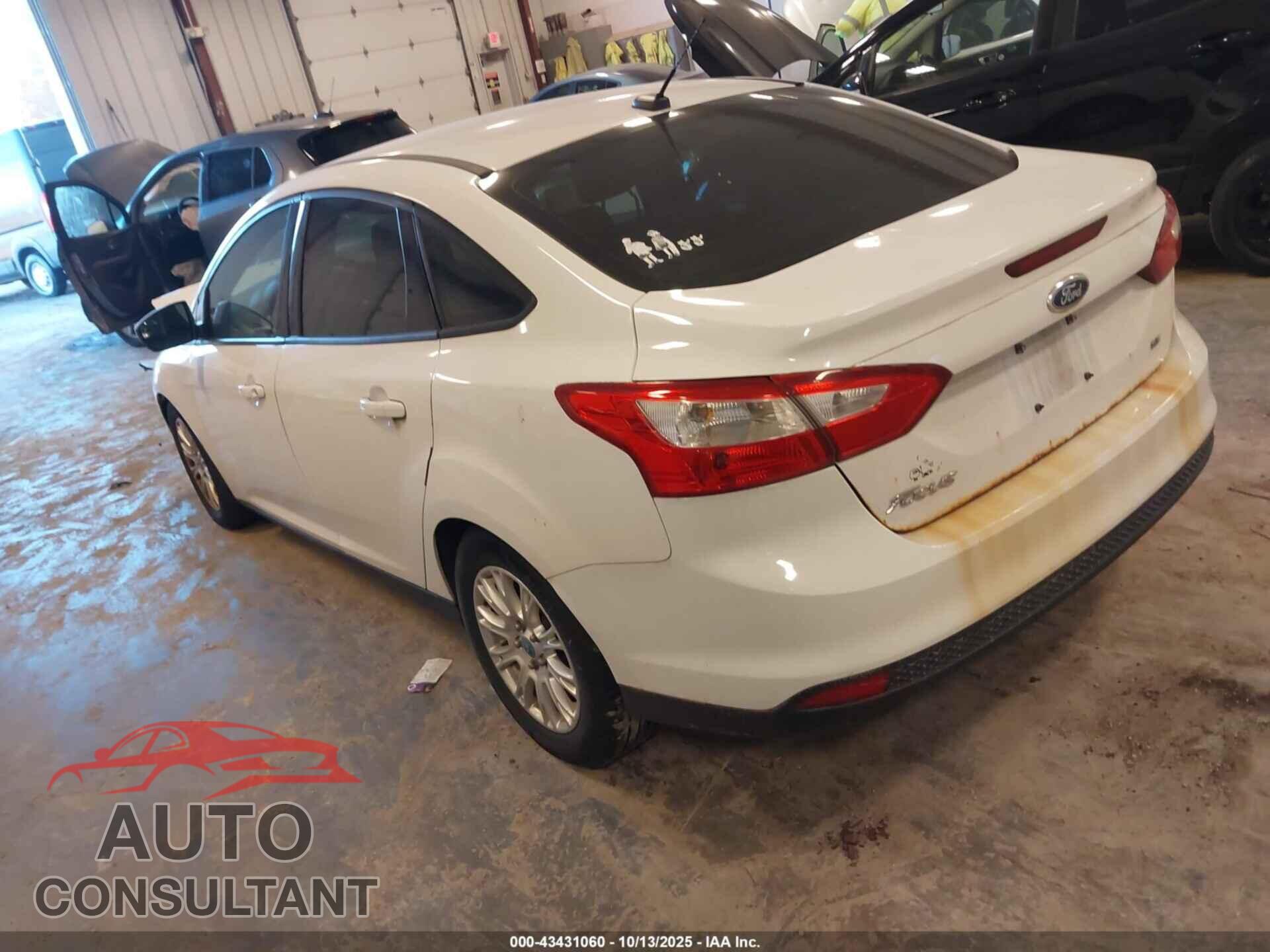 FORD FOCUS 2012 - 1FAHP3F21CL332952