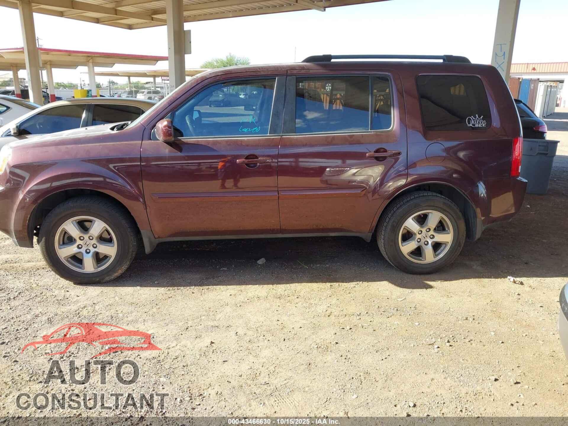 HONDA PILOT 2011 - 5FNYF4H4XBB005548
