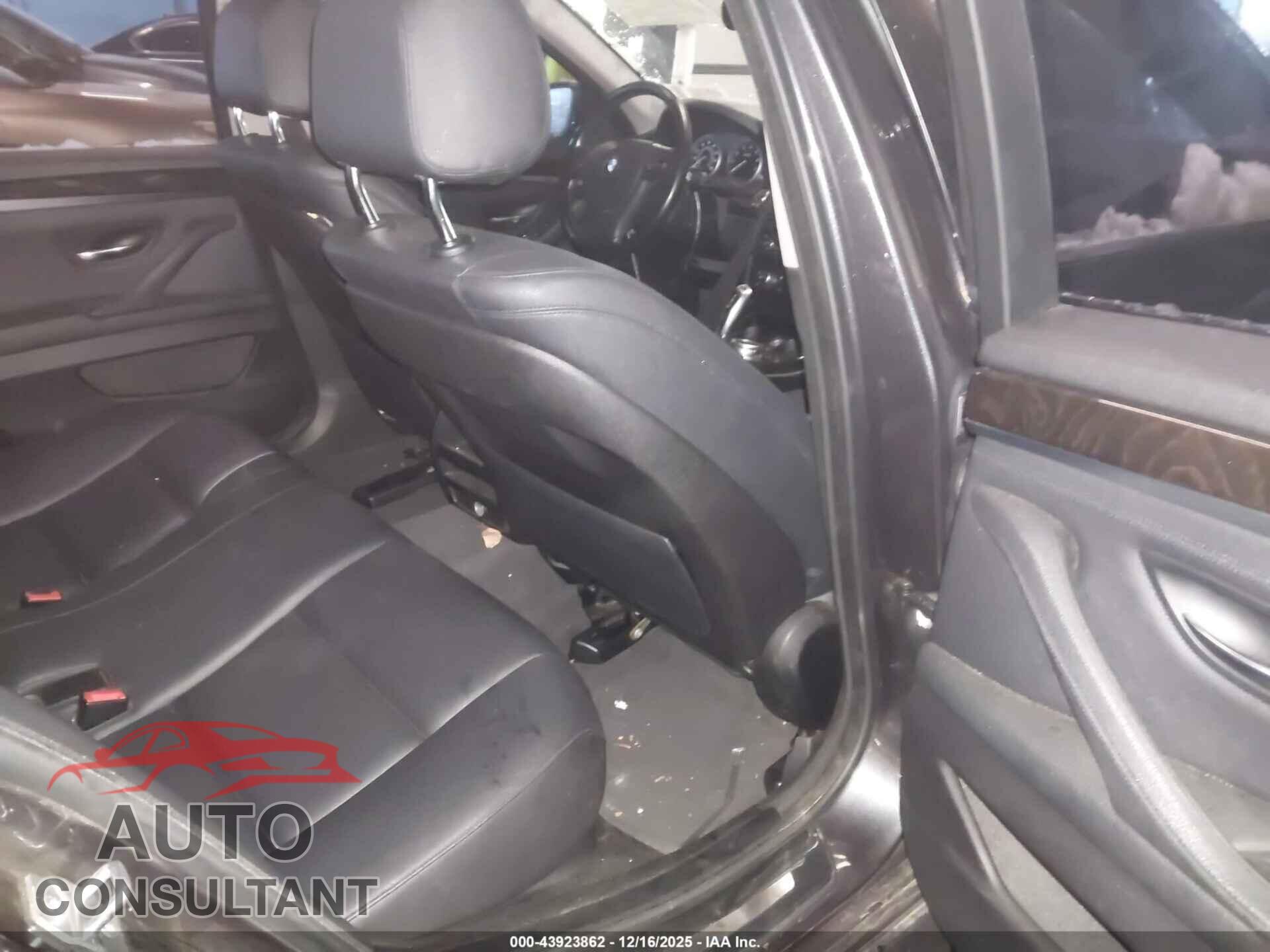 BMW 528I 2014 - WBA5A7C54ED618924