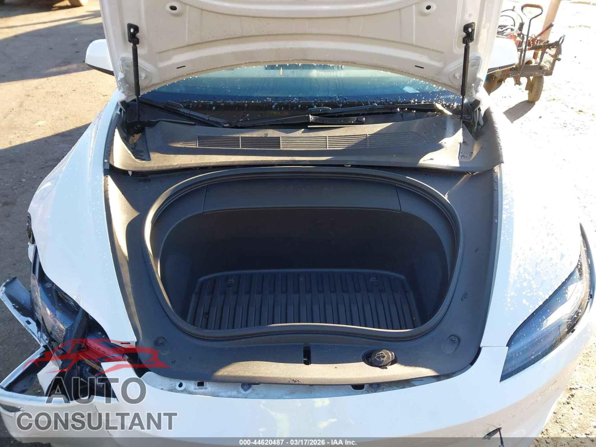 TESLA MODEL 3 2024 - 5YJ3E1EB9RF814578