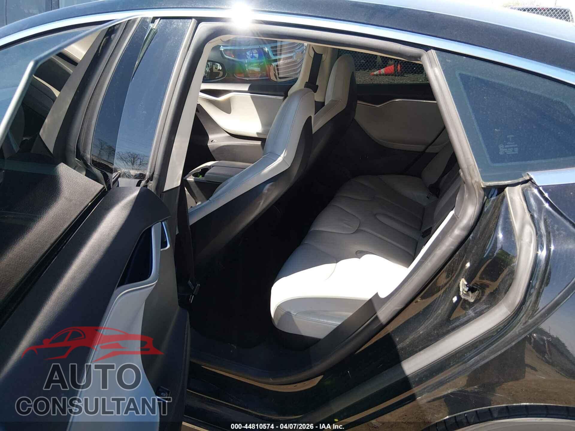 TESLA MODEL S 2013 - 5YJSA1DGXDFP08265