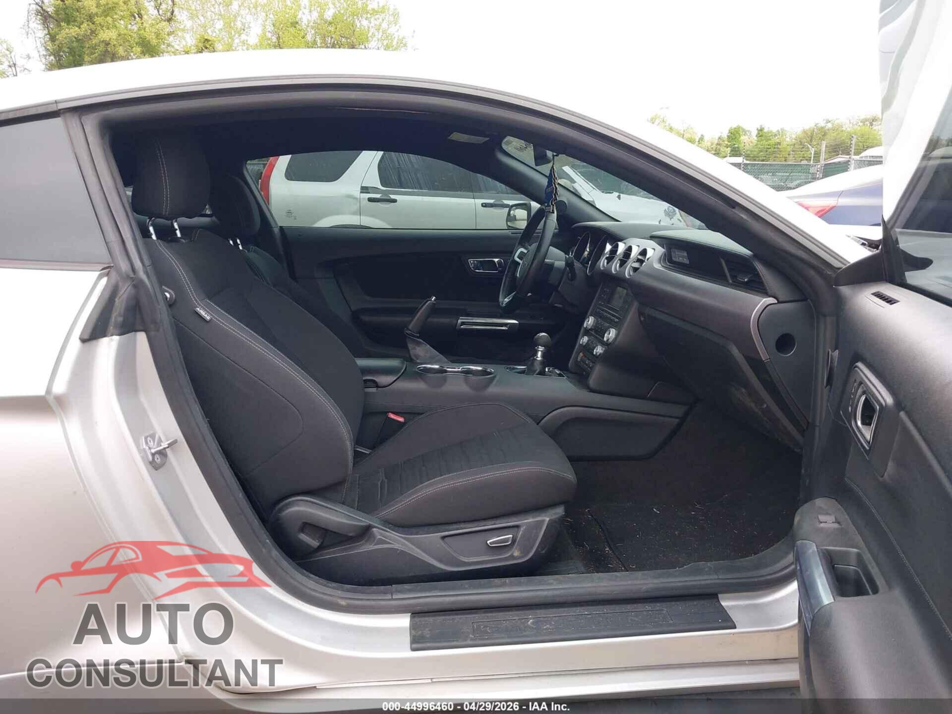 FORD MUSTANG 2015 - 1FA6P8TH2F5374584