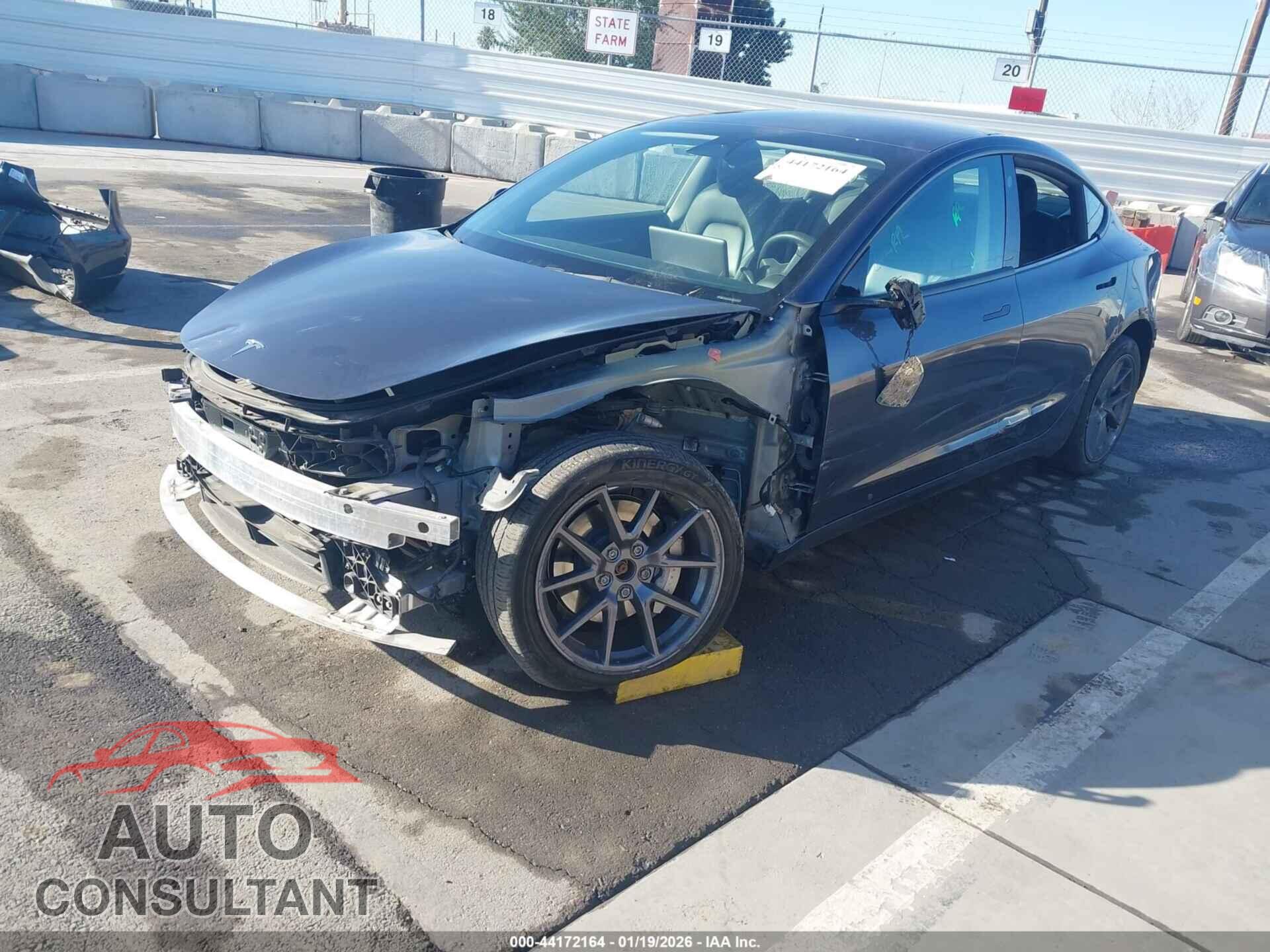 TESLA MODEL 3 2022 - 5YJ3E1EBXNF264477