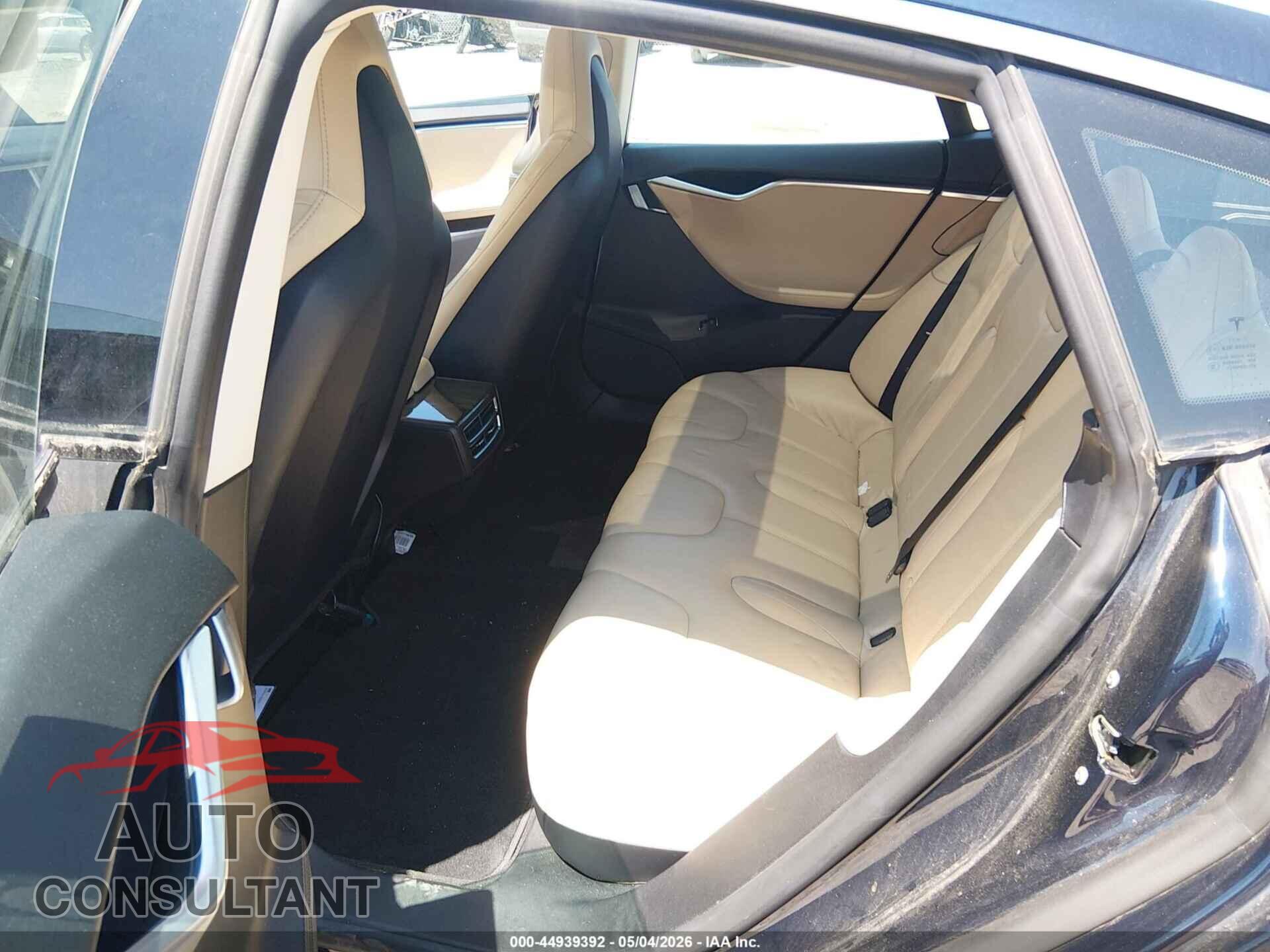 TESLA MODEL S 2013 - 5YJSA1AG1DFP03587