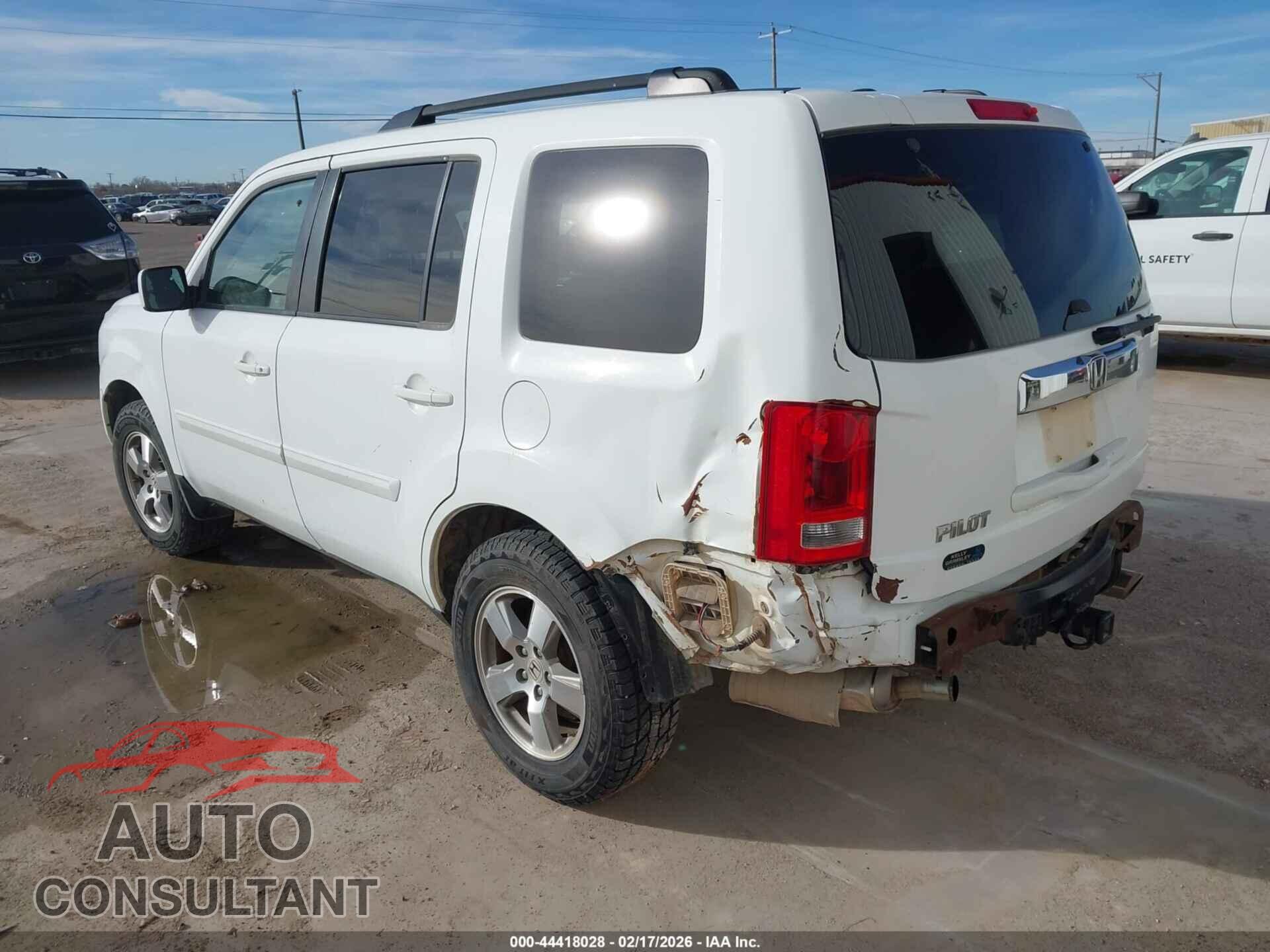 HONDA PILOT 2011 - 5FNYF3H56BB003685