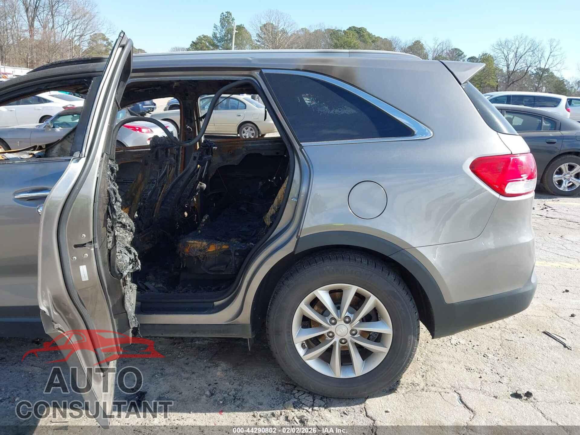 KIA SORENTO 2017 - 5XYPGDA32HG324941