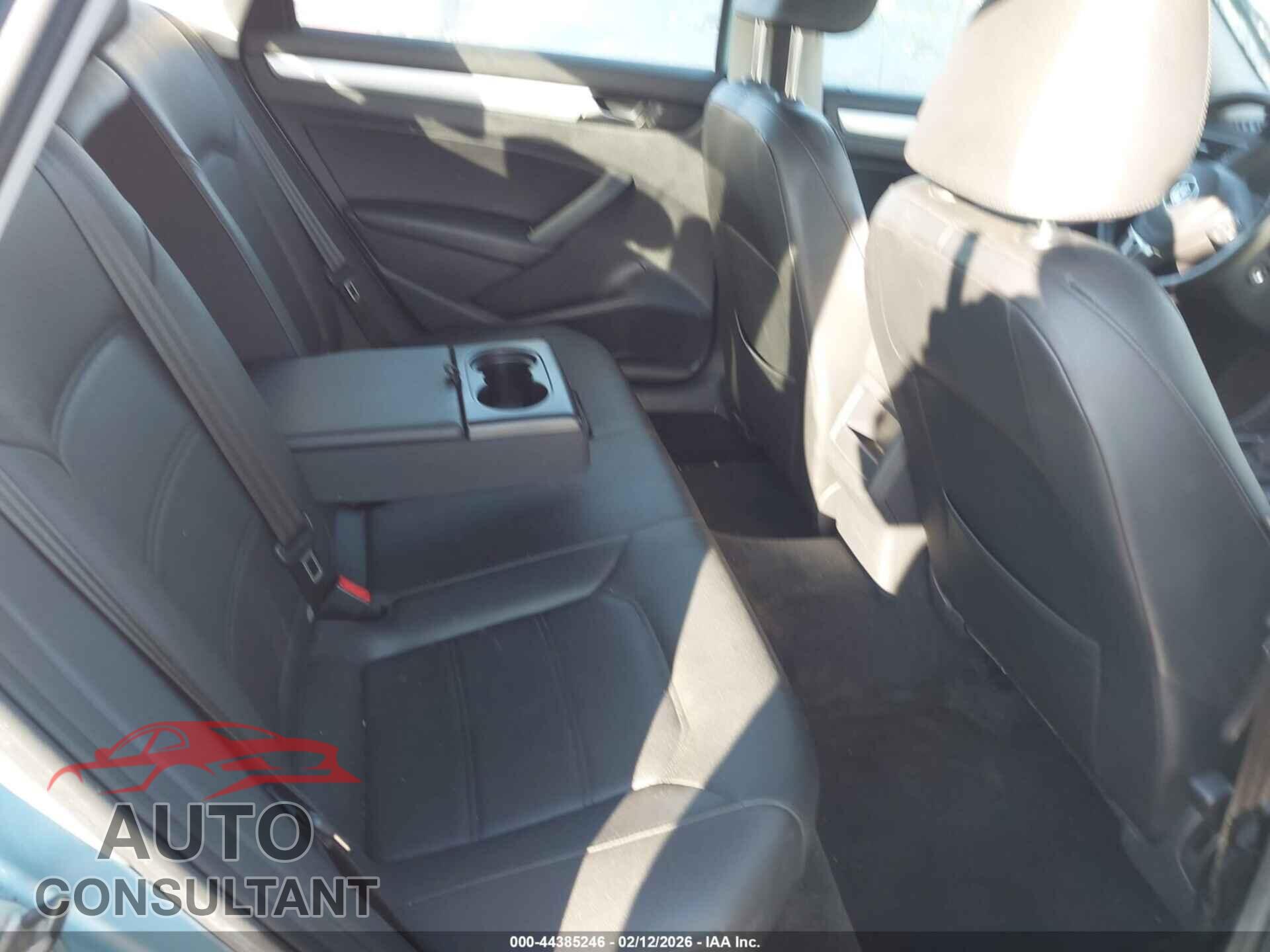 VOLKSWAGEN PASSAT 2012 - 1VWBP7A33CC102365