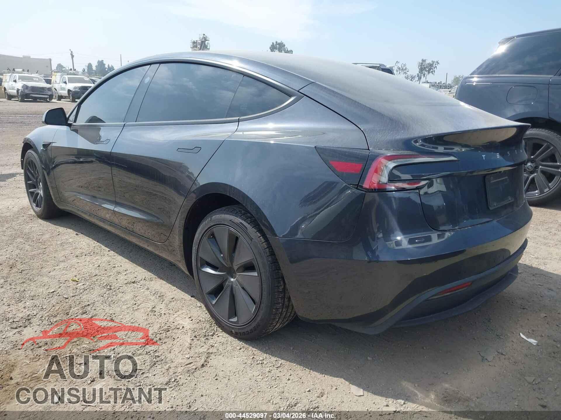 TESLA MODEL 3 2024 - 5YJ3E1EA4RF721068