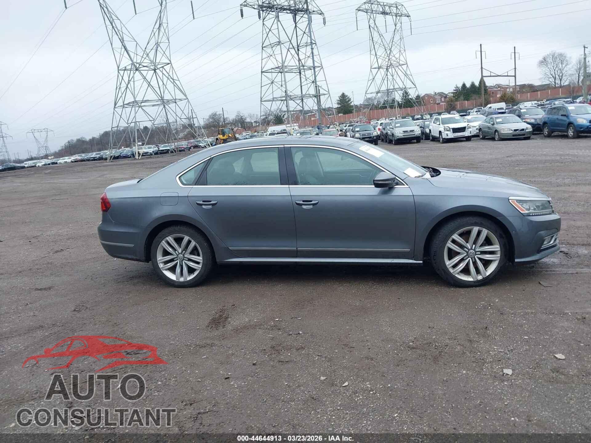 VOLKSWAGEN PASSAT 2017 - 1VWCT7A34HC039008