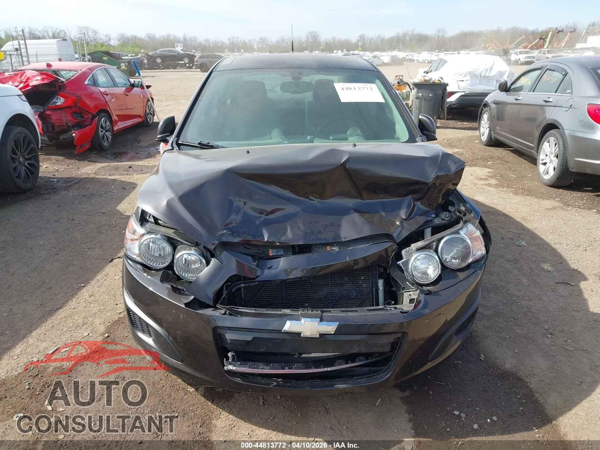 CHEVROLET SONIC 2014 - 1G1JC5SH4E4149368