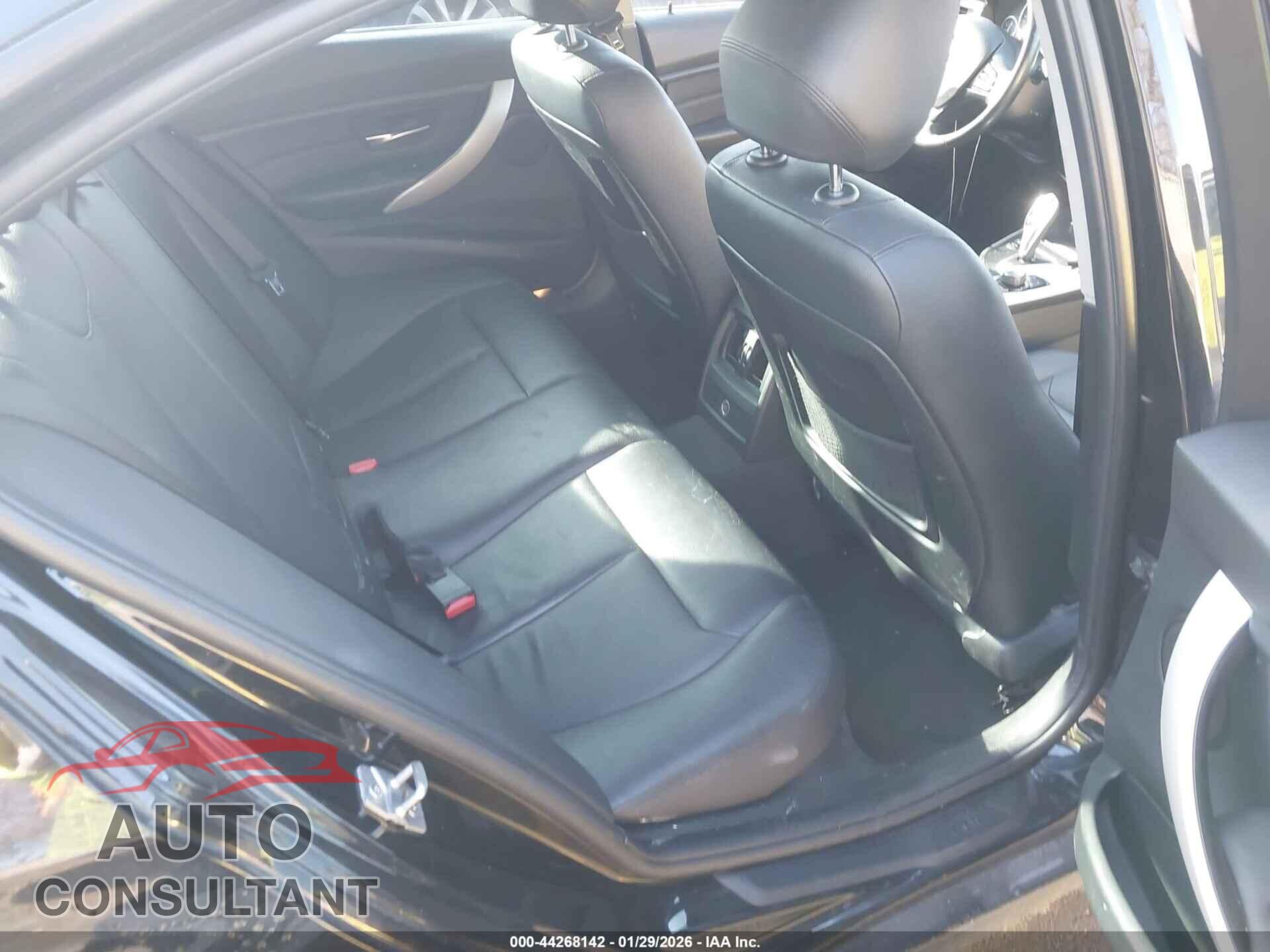 BMW 320I 2013 - WBA3C3C58DF982096