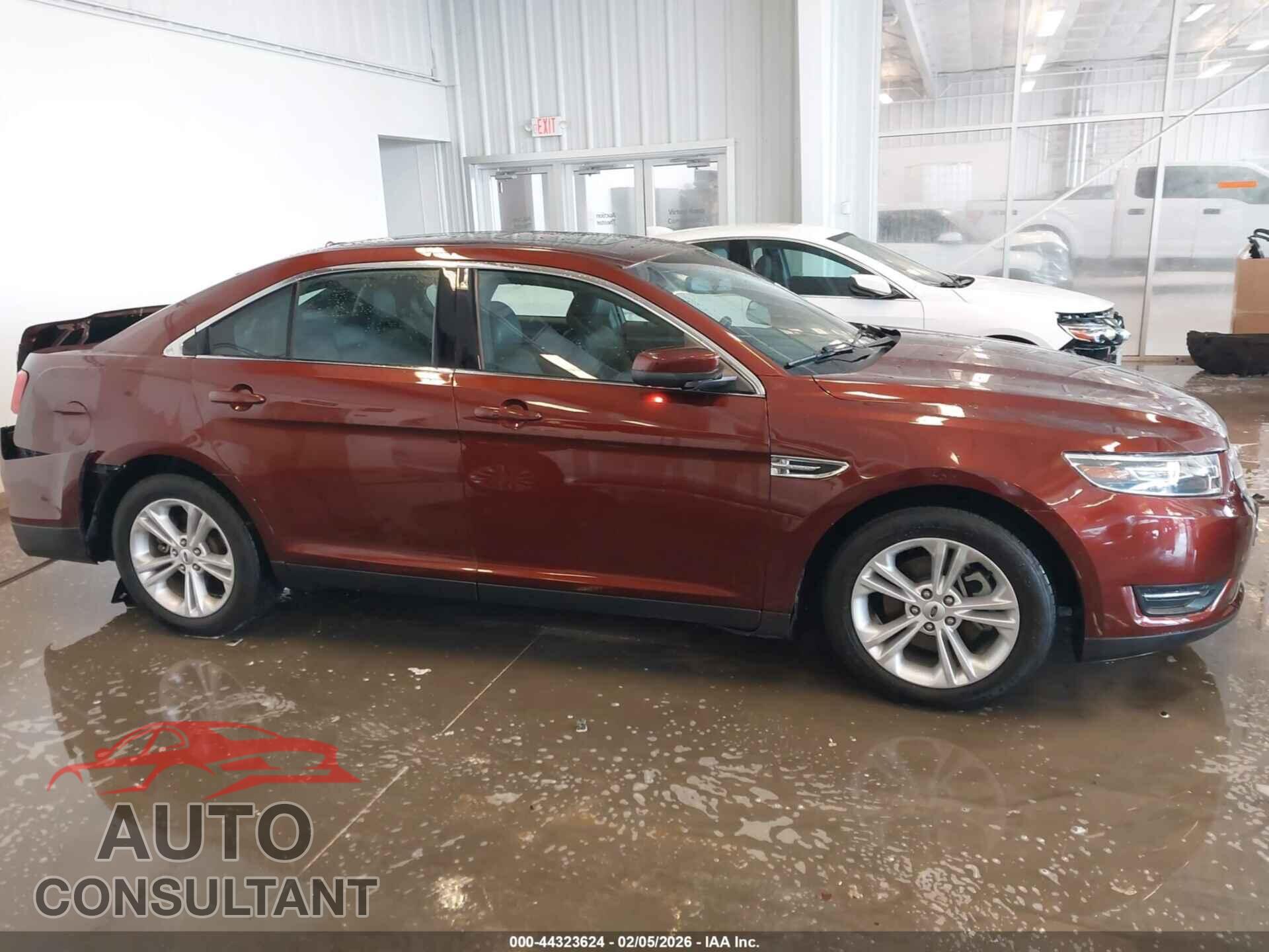 FORD TAURUS 2015 - 1FAHP2E85FG175052