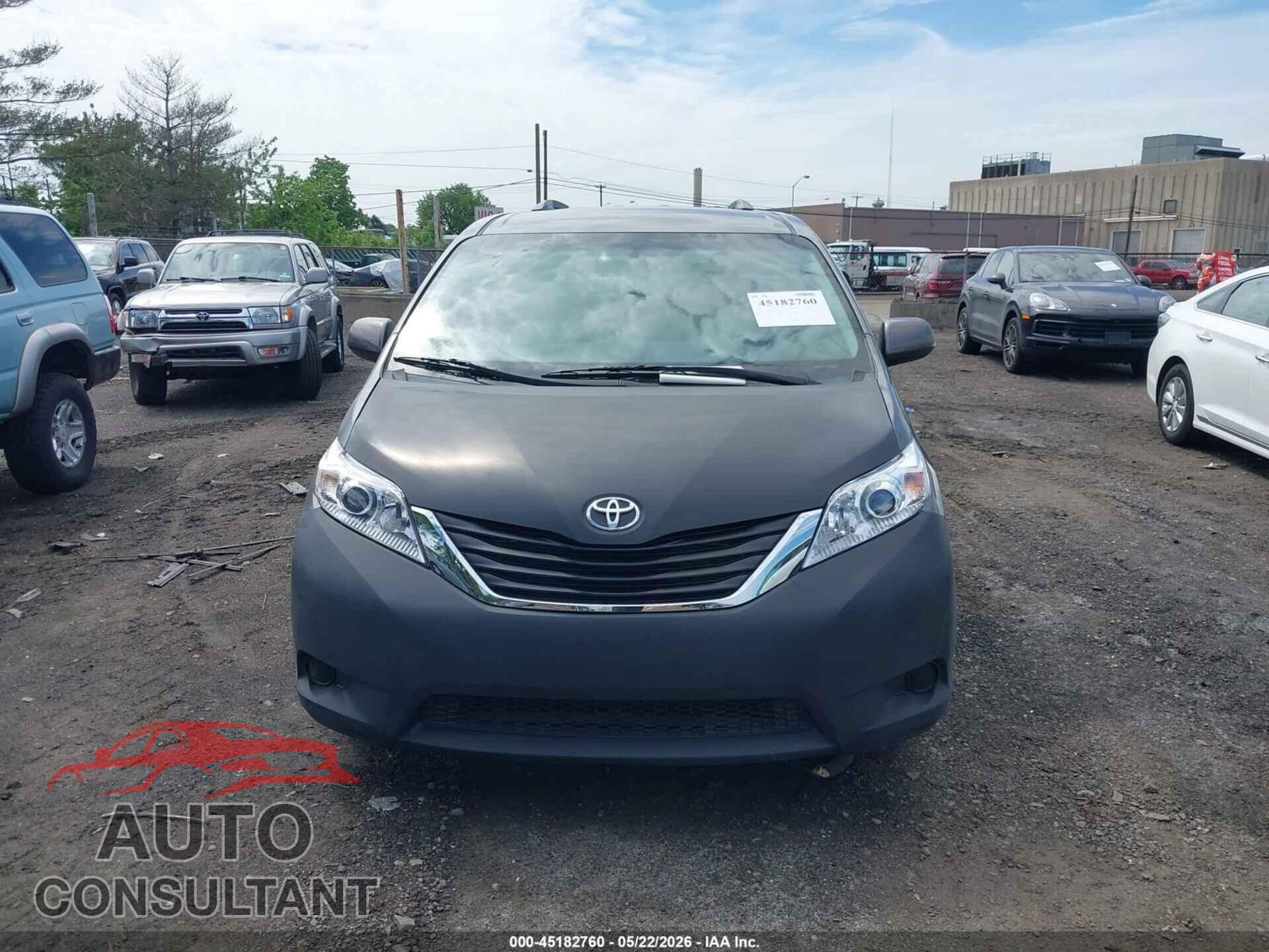 TOYOTA SIENNA 2013 - 5TDKK3DC8DS344381