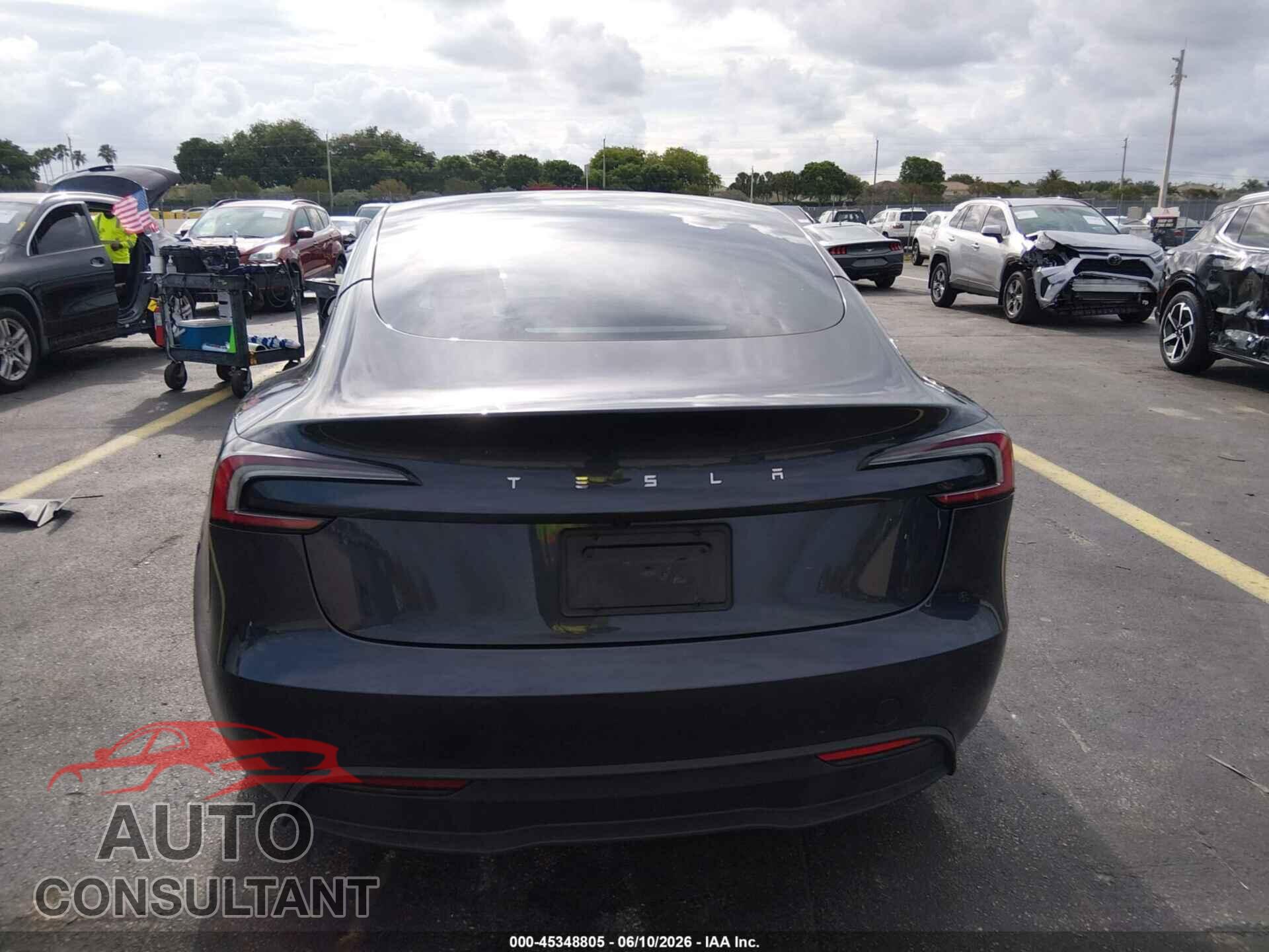 TESLA MODEL 3 2024 - 5YJ3E1EA8RF739640