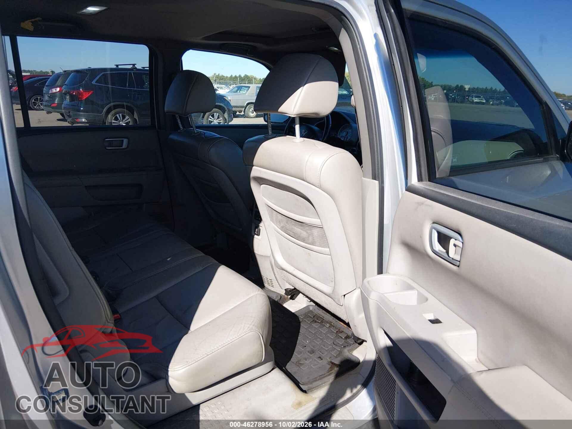 HONDA PILOT 2011 - 5FNYF4H57BB032733