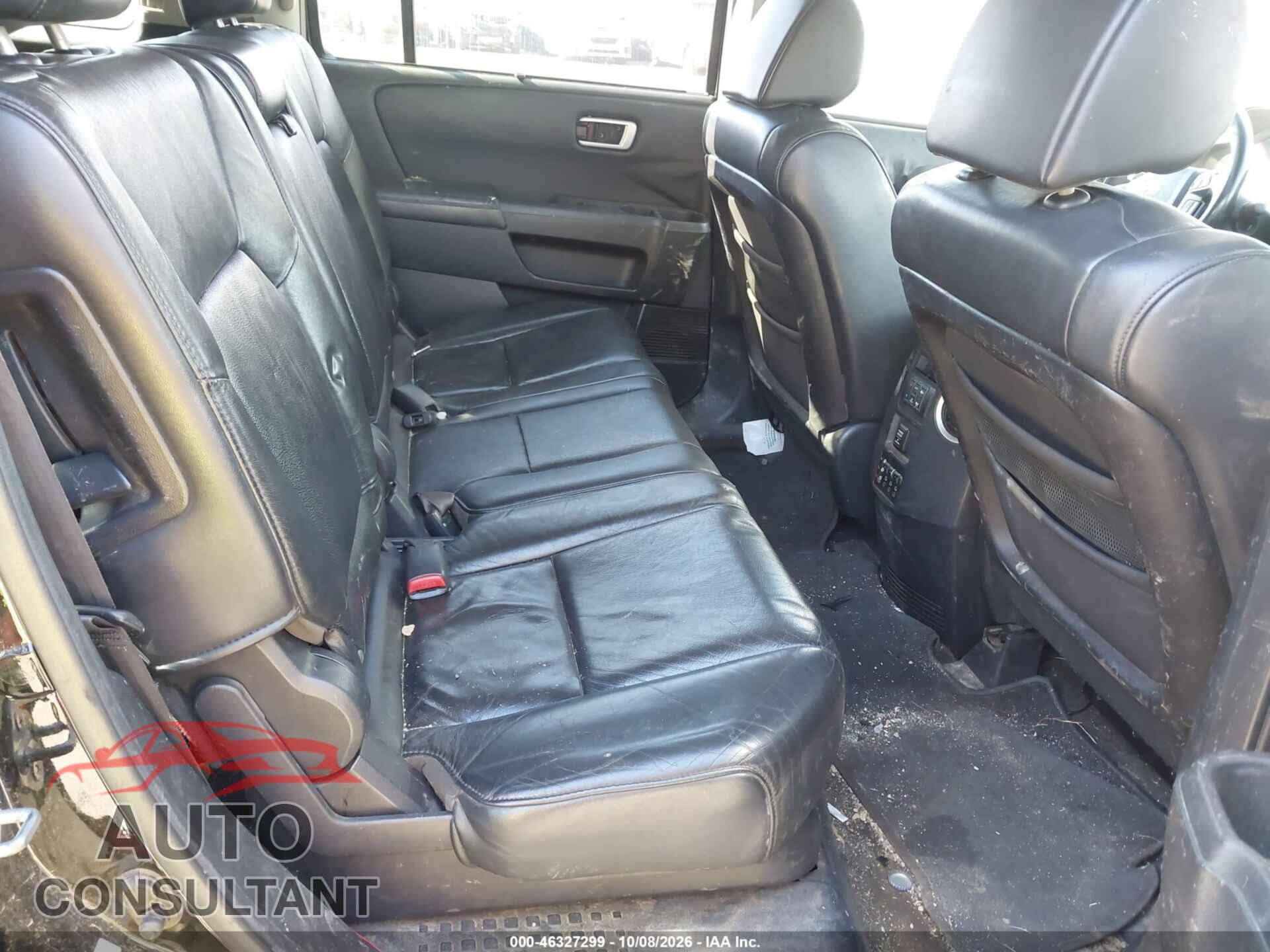 HONDA PILOT 2011 - 5FNYF4H90BB011676